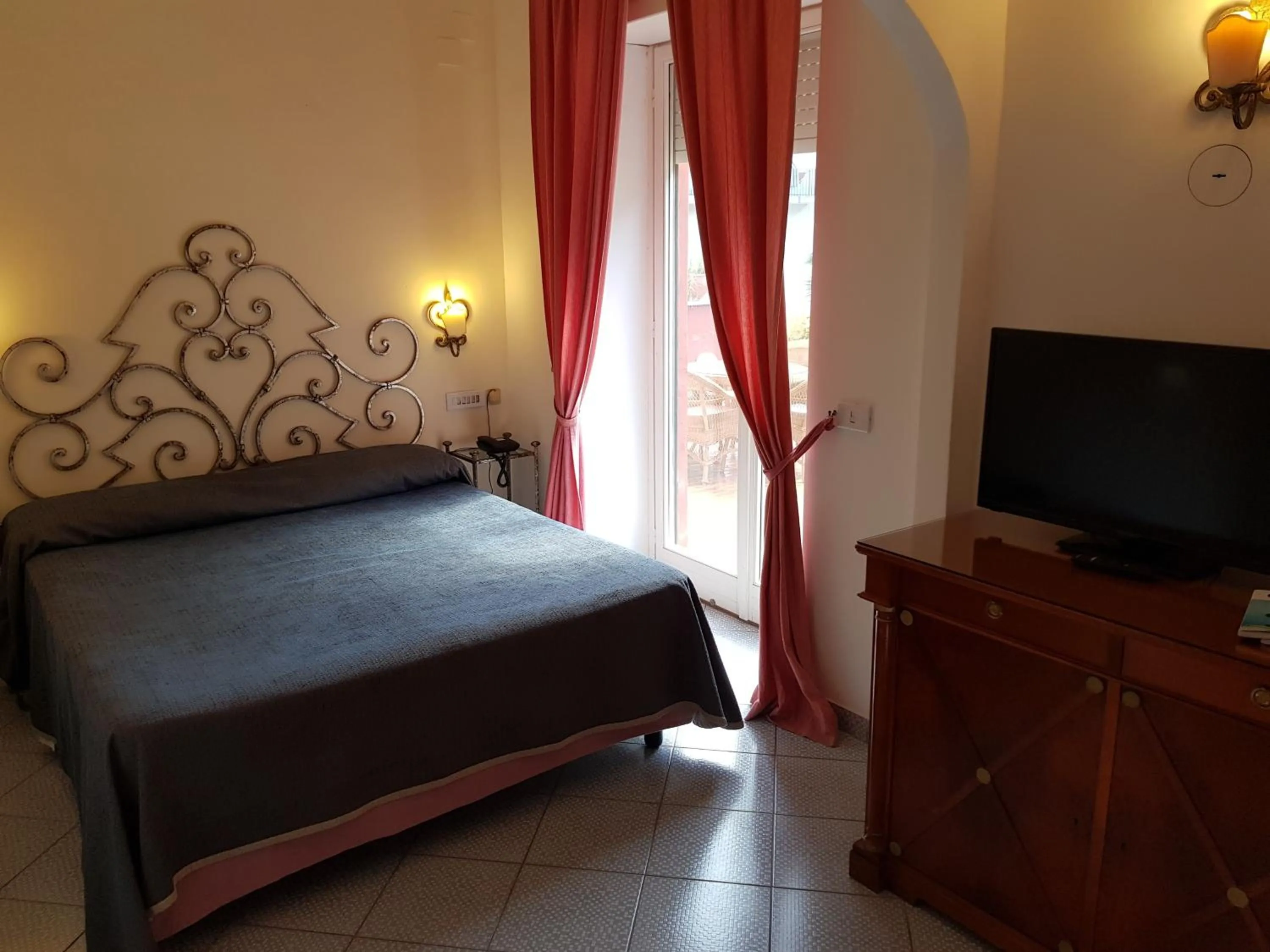 Bed in Palatium Mari