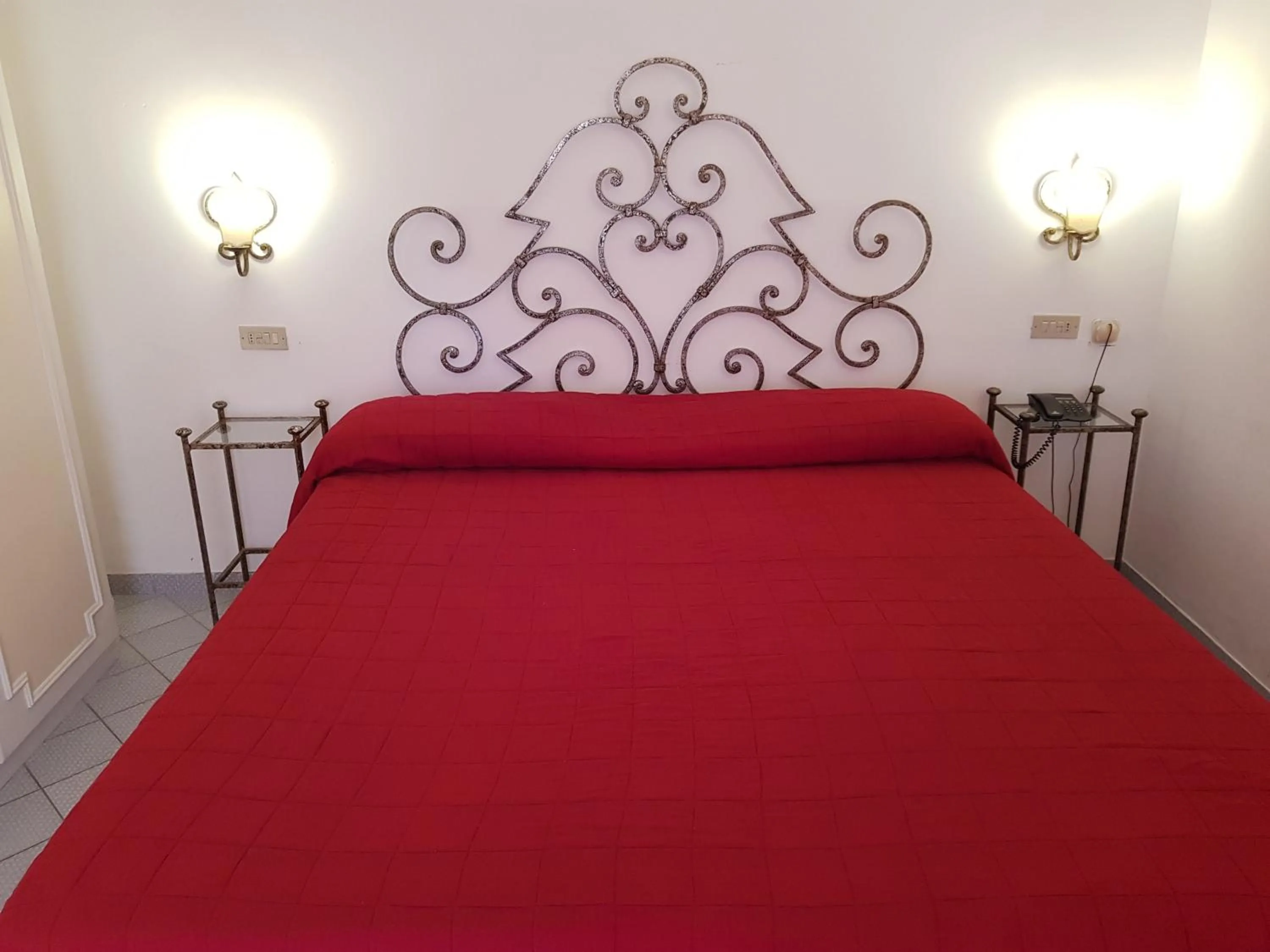 Bed in Palatium Mari