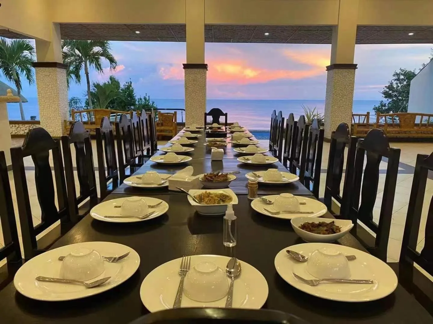 Restaurant/places to eat in Azure Camotes Resort Hotel