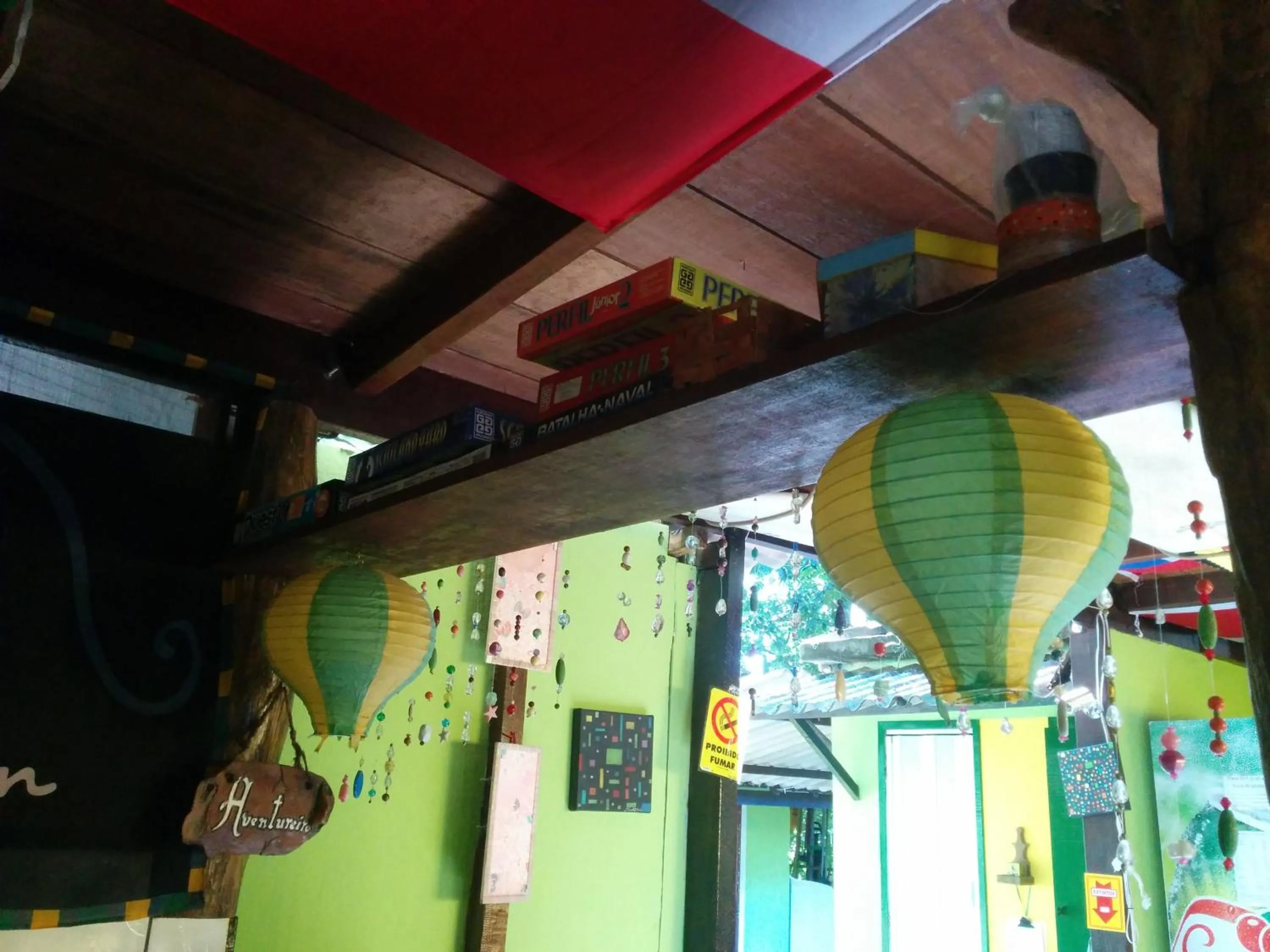 Communal lounge/ TV room in Bela Casa Quartos e Hostel Ilha Grande