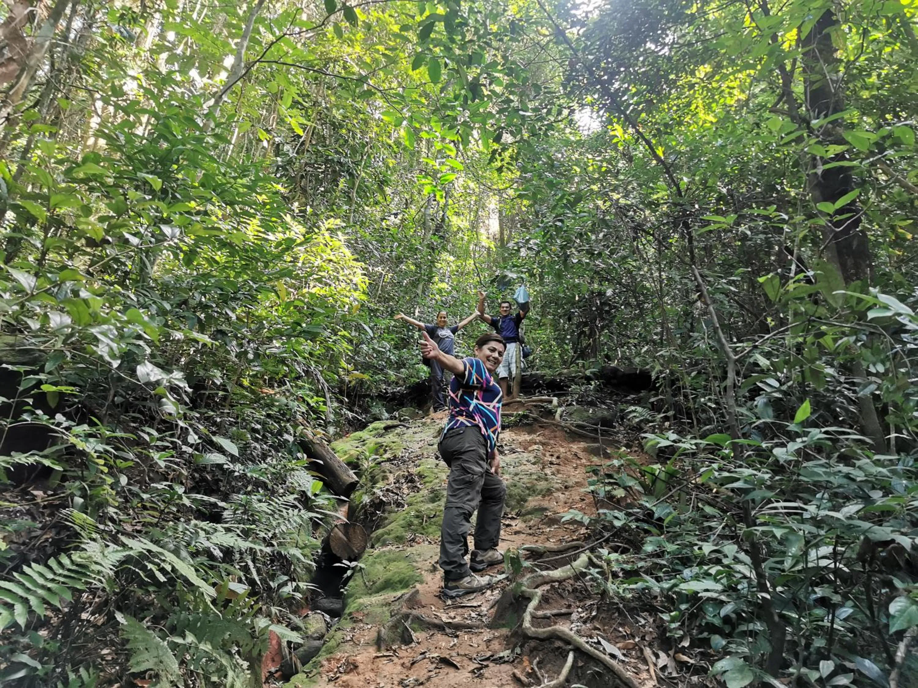 Hiking in Bela Casa Quartos e Hostel Ilha Grande