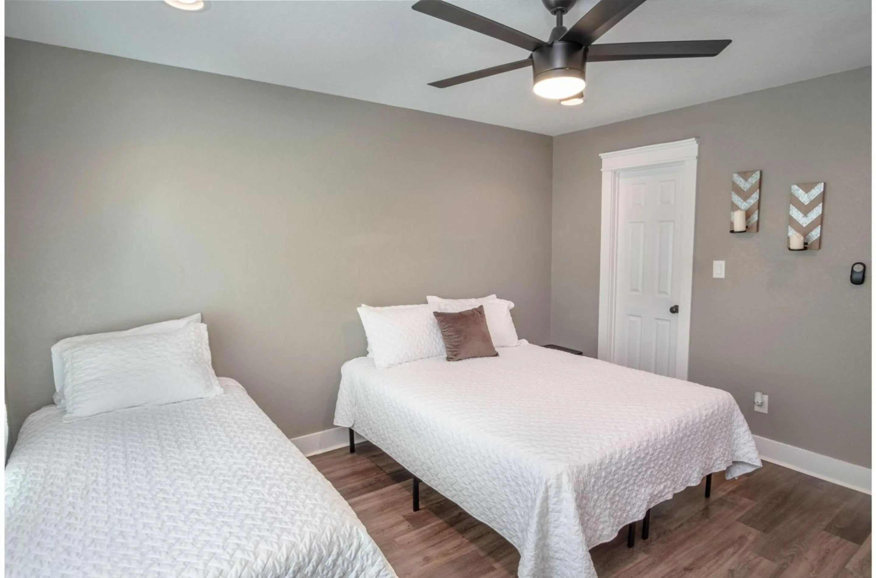 Bed in Lovely 3 BR Home Only 9 Minutes from Downtown