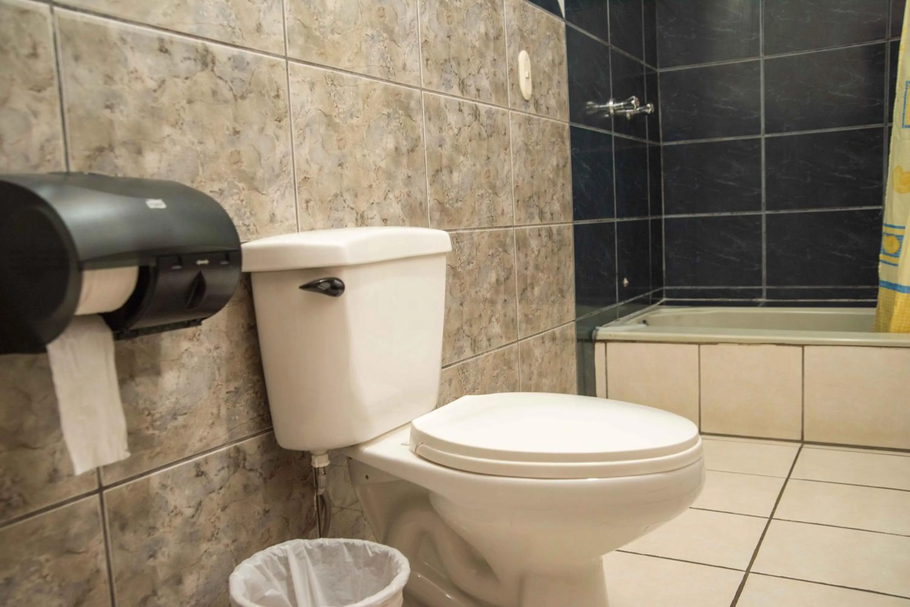 Bathroom in Hotel El Arco