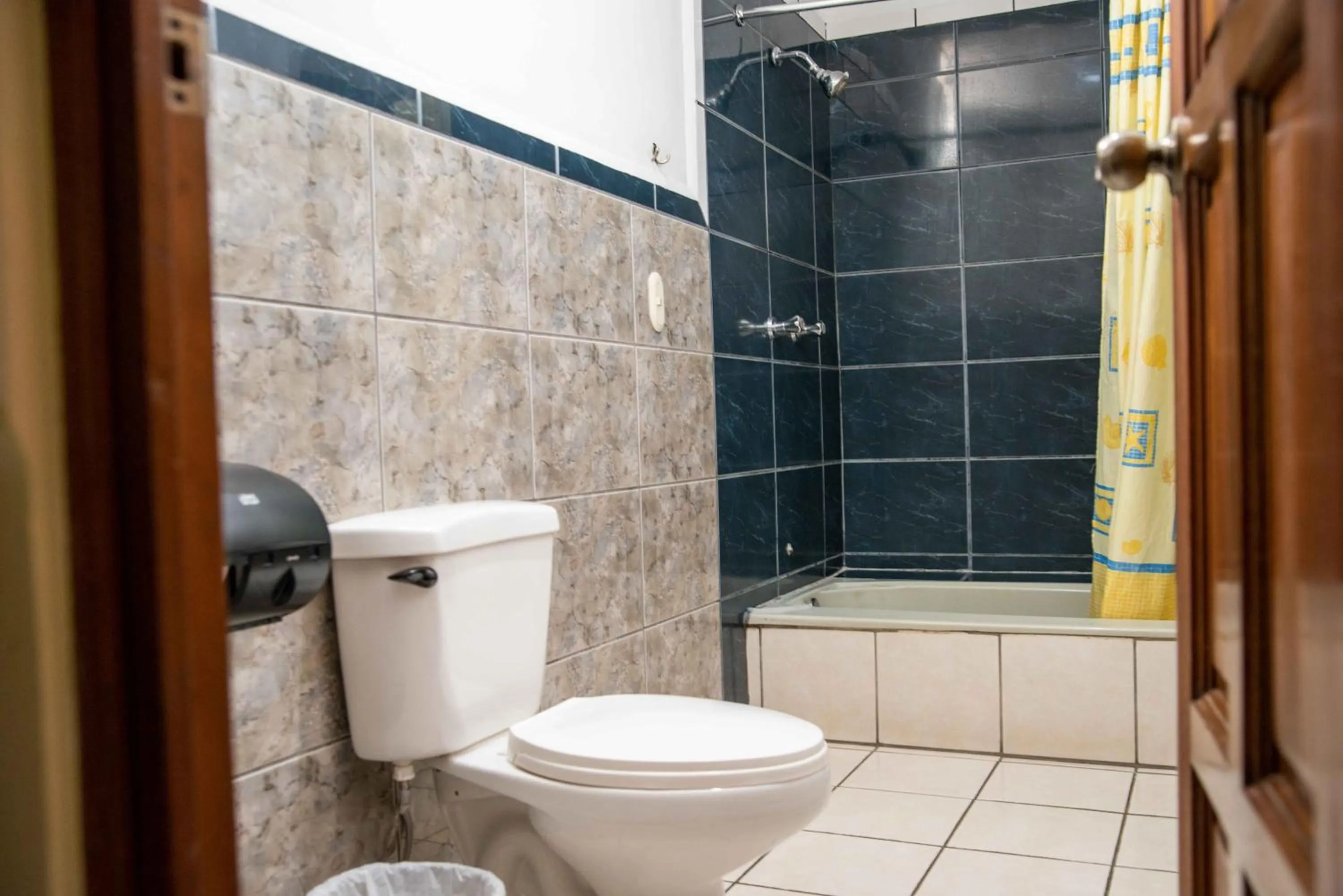 Bathroom in Hotel El Arco