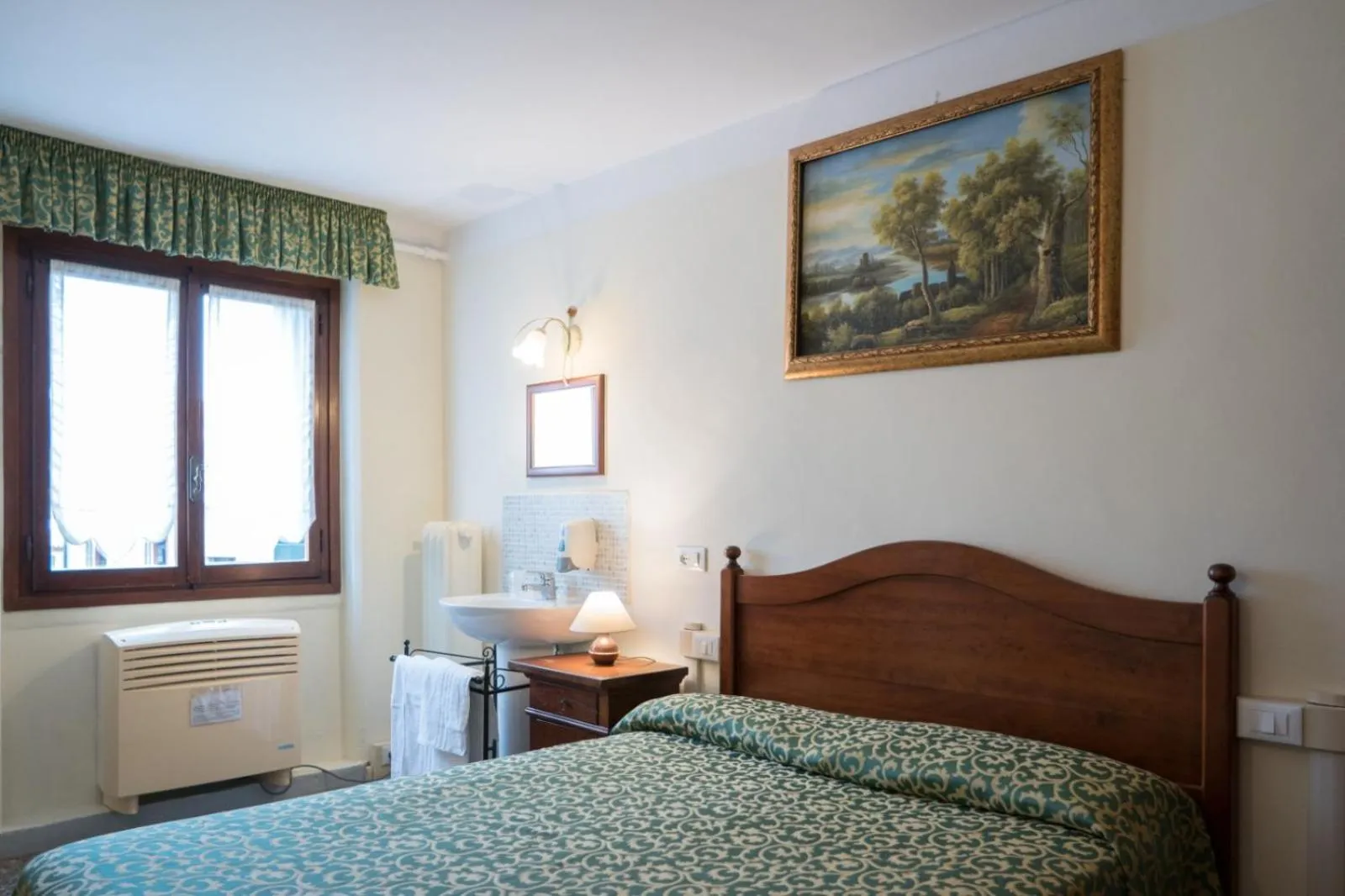 Bedroom, Bed in Corte Canal Venice