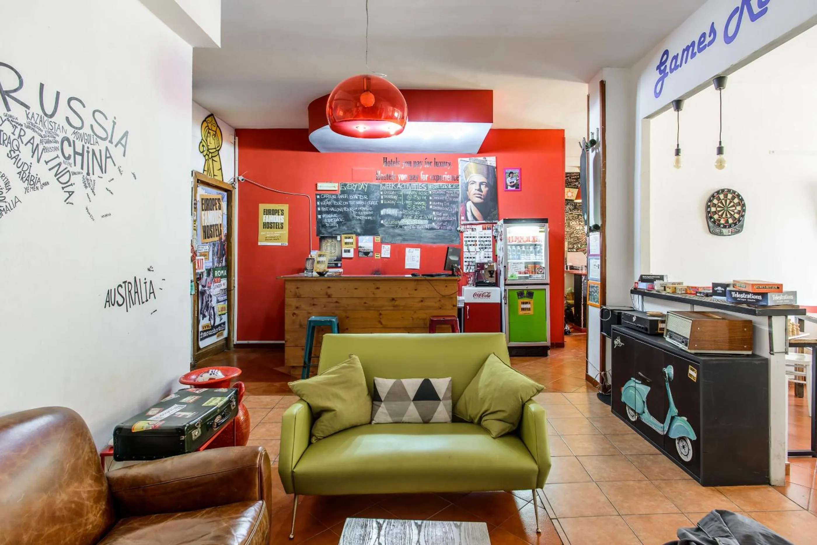 Communal lounge/ TV room in Hostel of the Sun