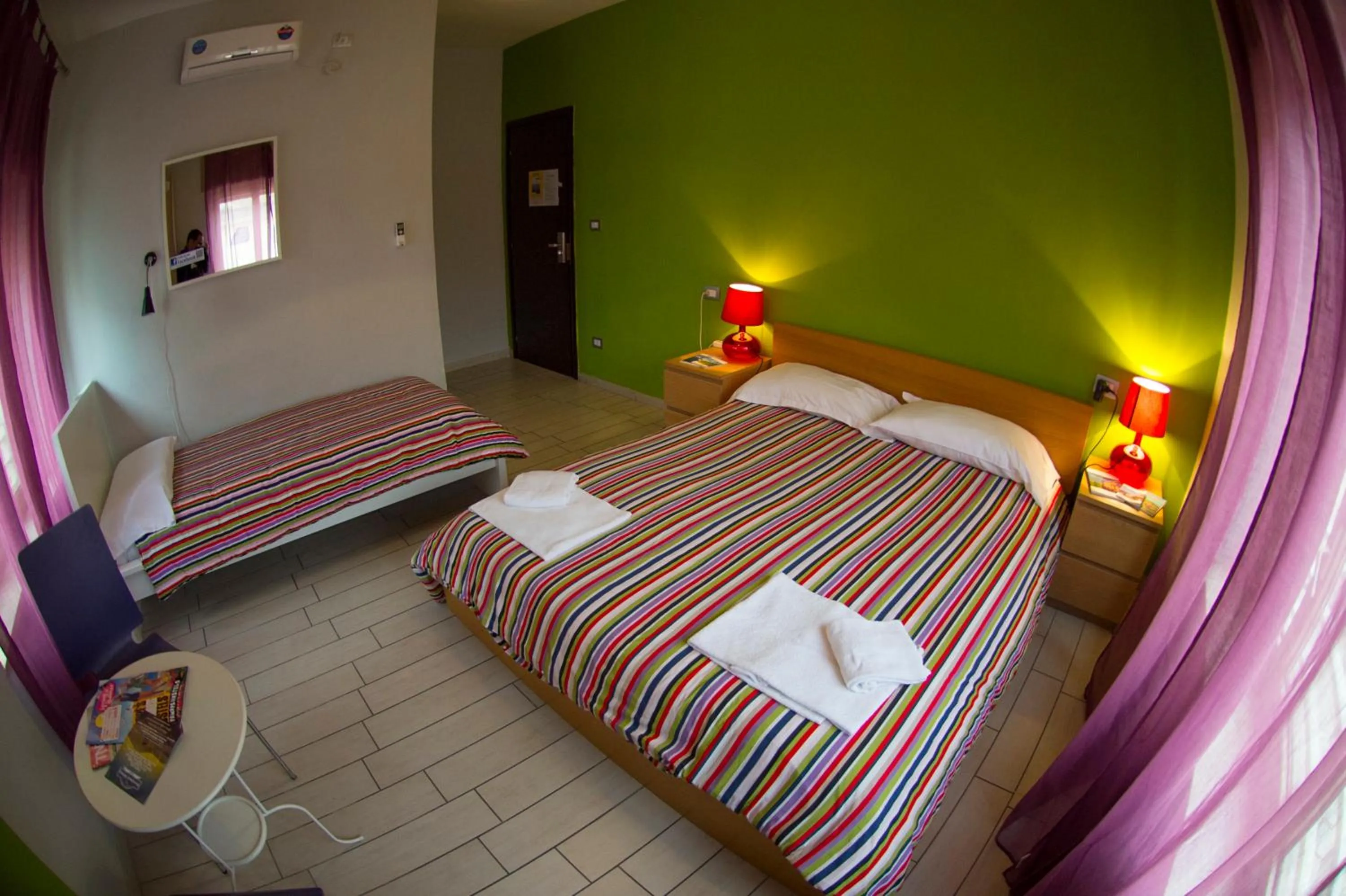 Balcony/Terrace, Bed in Hostel of the Sun