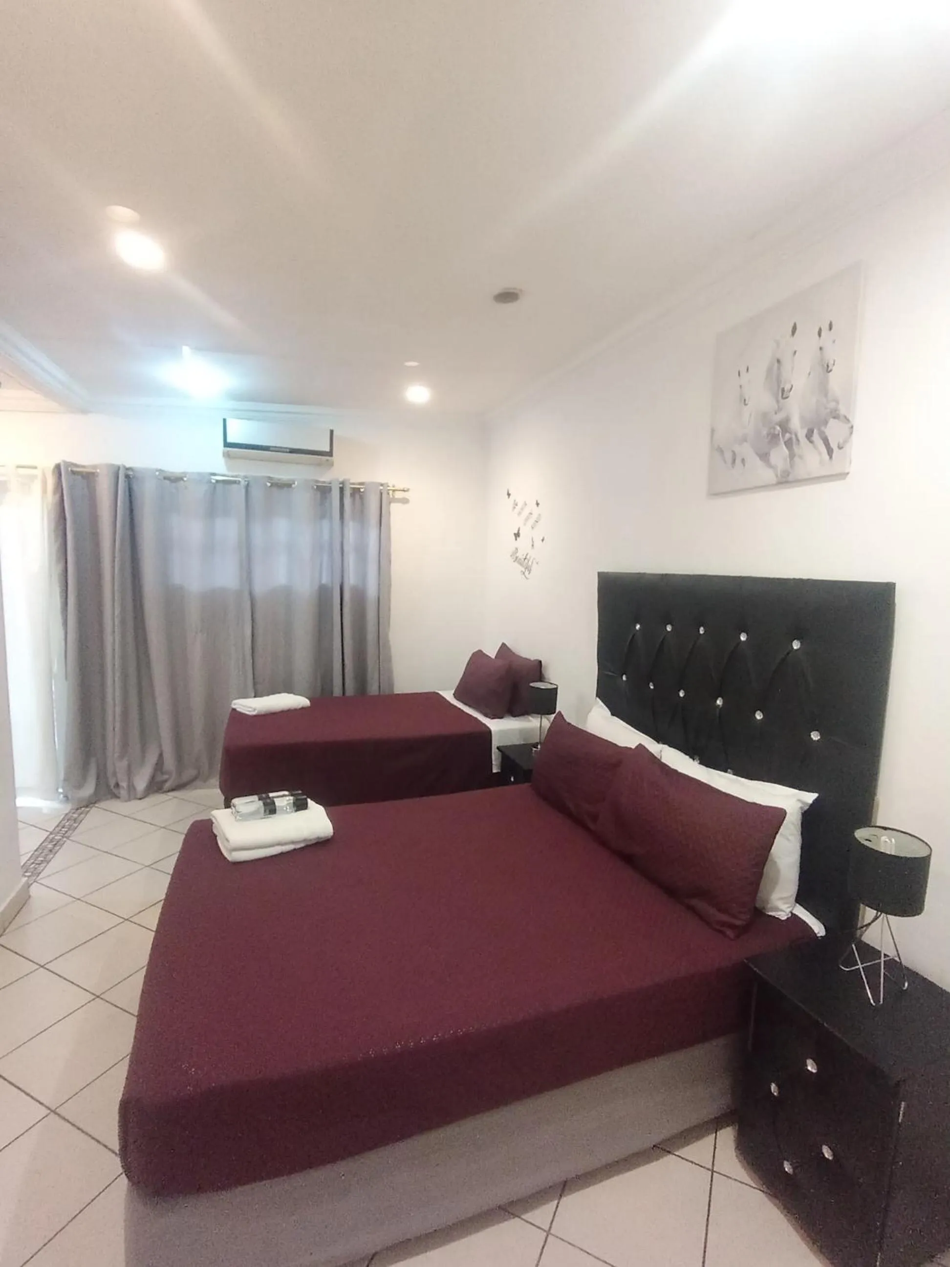 Bedroom, Bed in Palm View Guest House