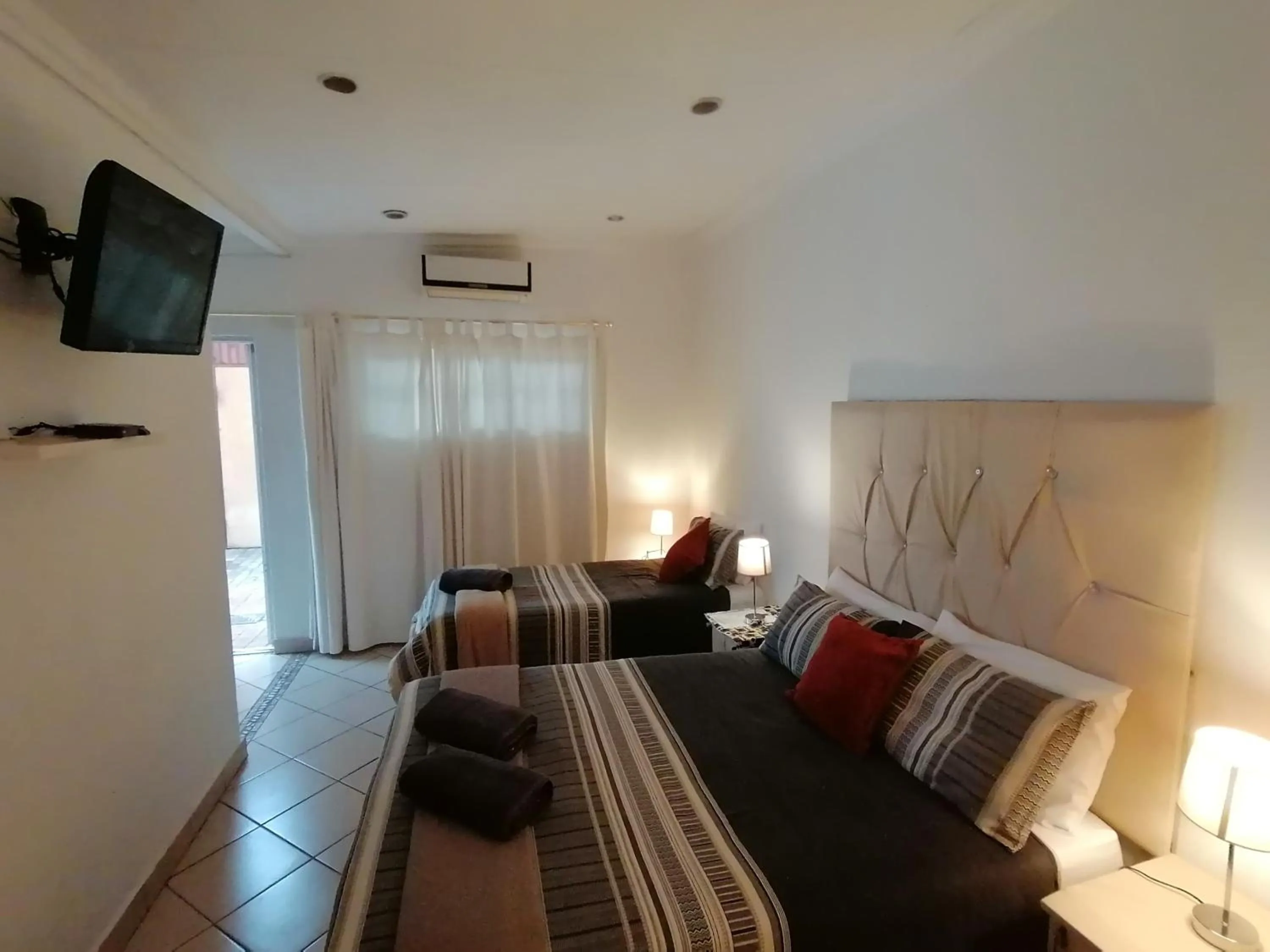 Bedroom, Bed in Palm View Guest House