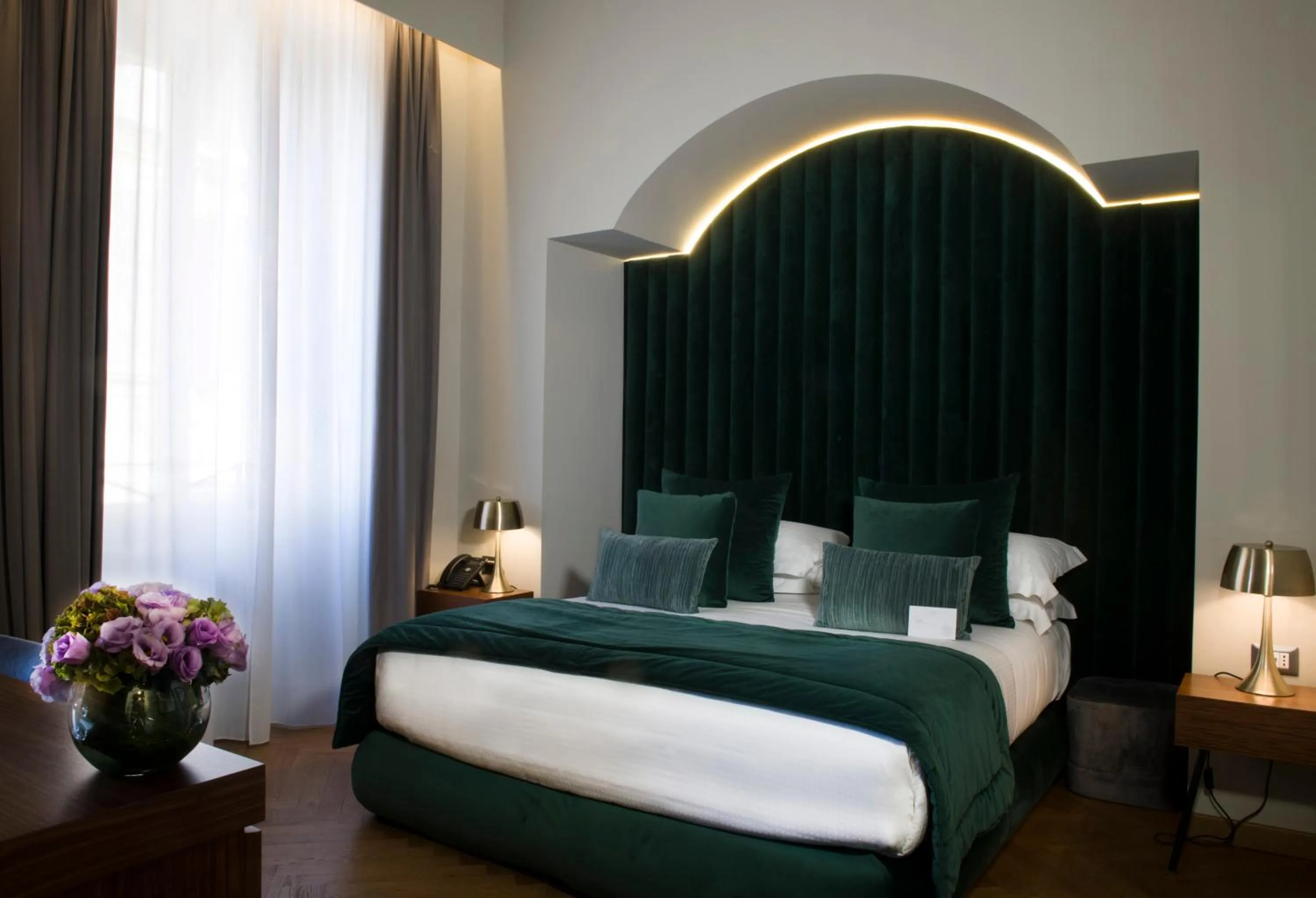 Bed in Antico Albergo del Sole al Pantheon