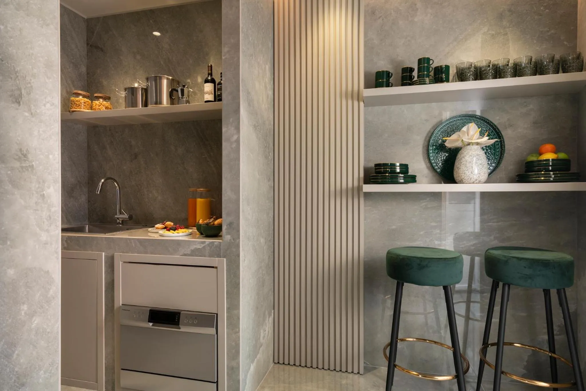 Kitchen or kitchenette in Antico Albergo del Sole al Pantheon