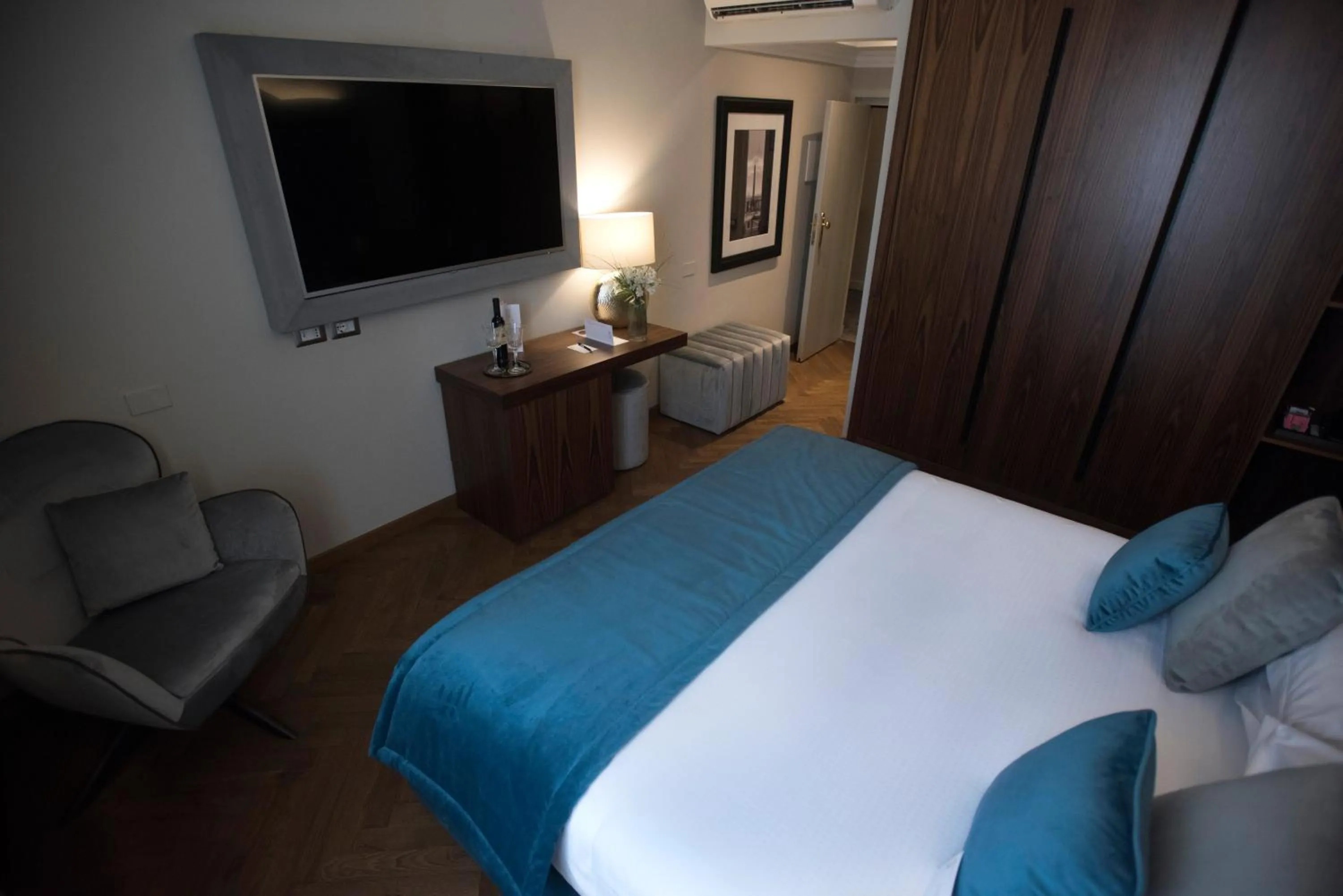 Bedroom, Bed in Antico Albergo del Sole al Pantheon