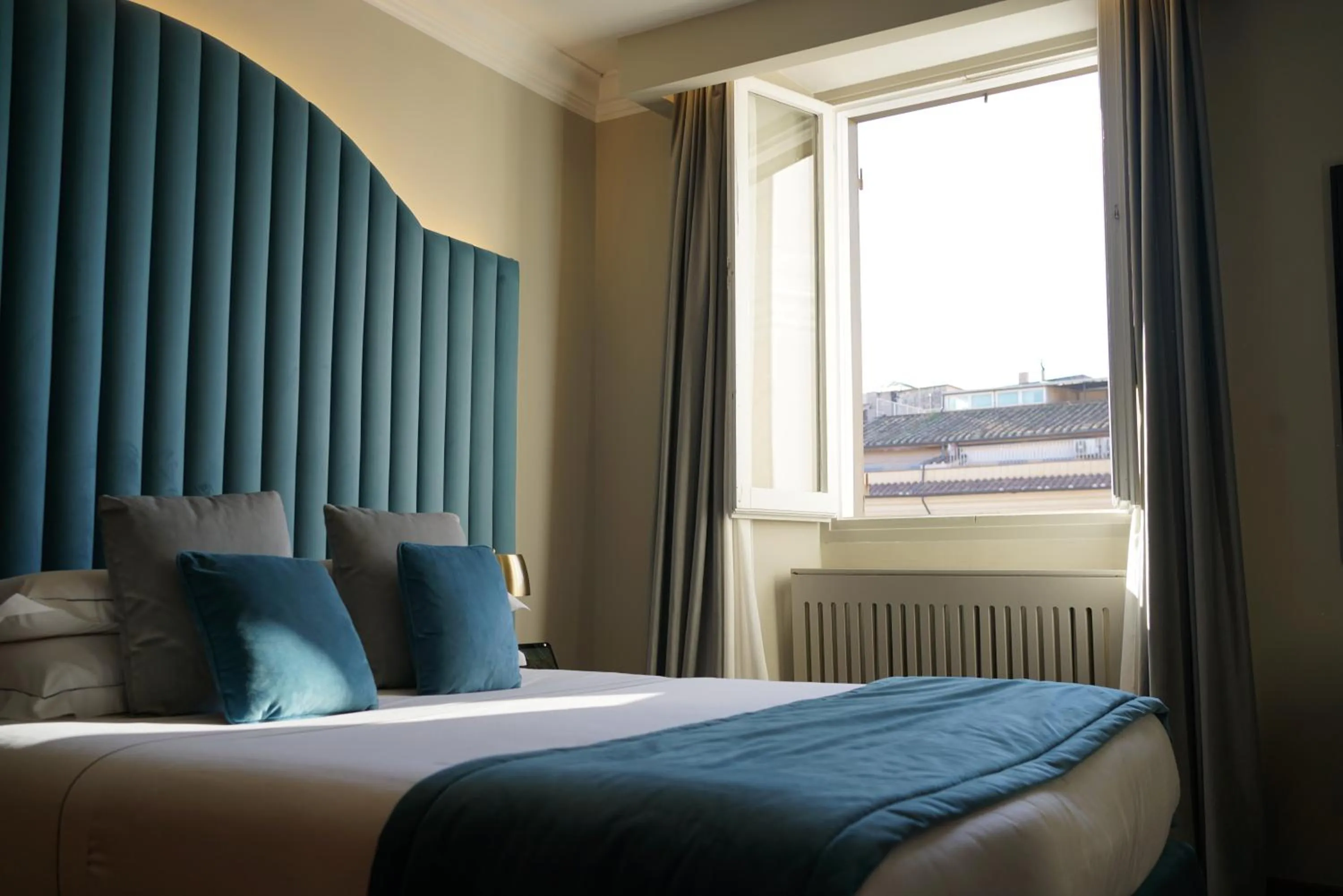 Bedroom, Bed in Antico Albergo del Sole al Pantheon