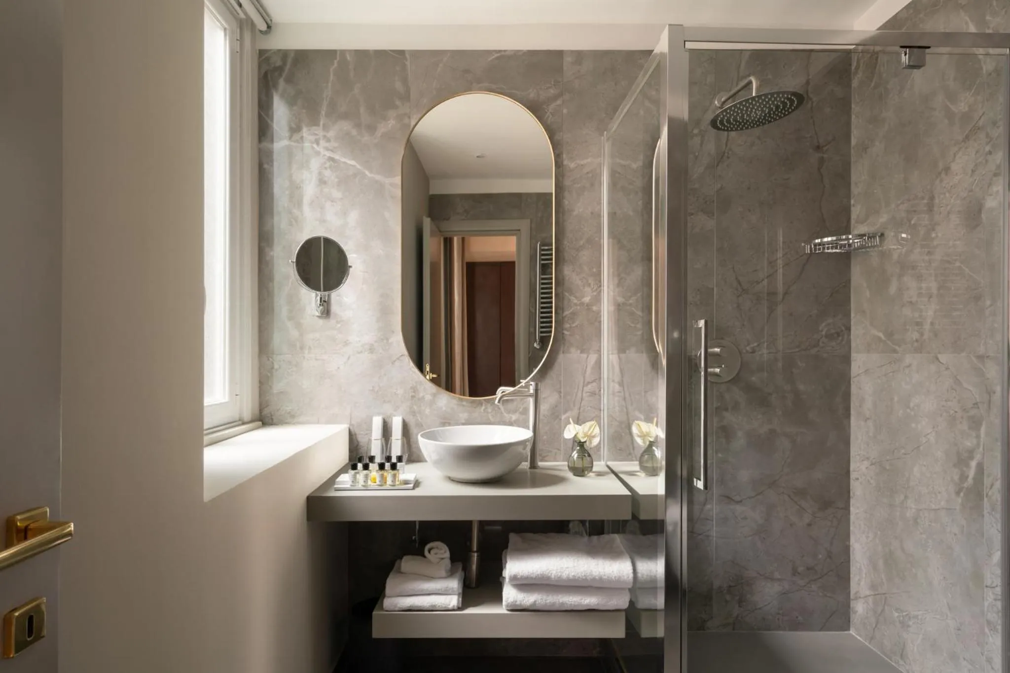 Bathroom in Antico Albergo del Sole al Pantheon