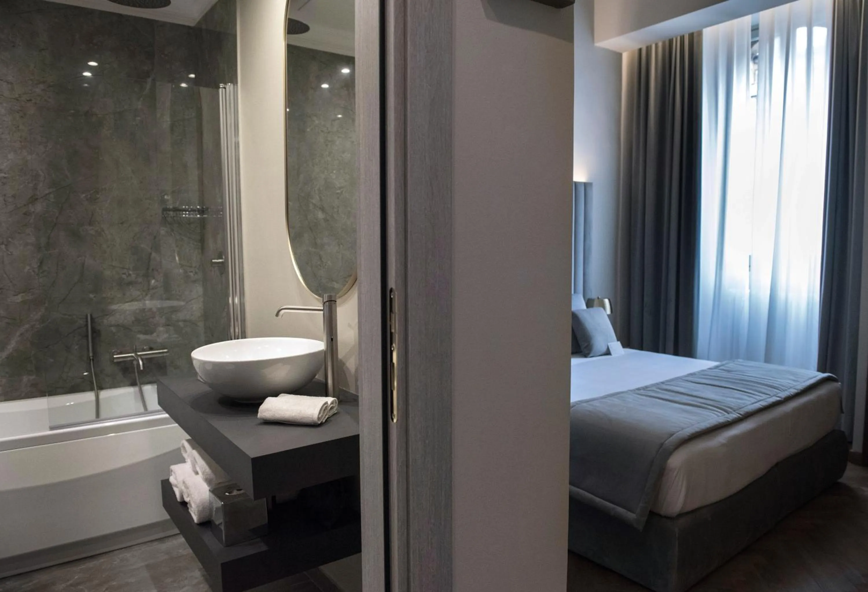 Bedroom, Bed in Antico Albergo del Sole al Pantheon