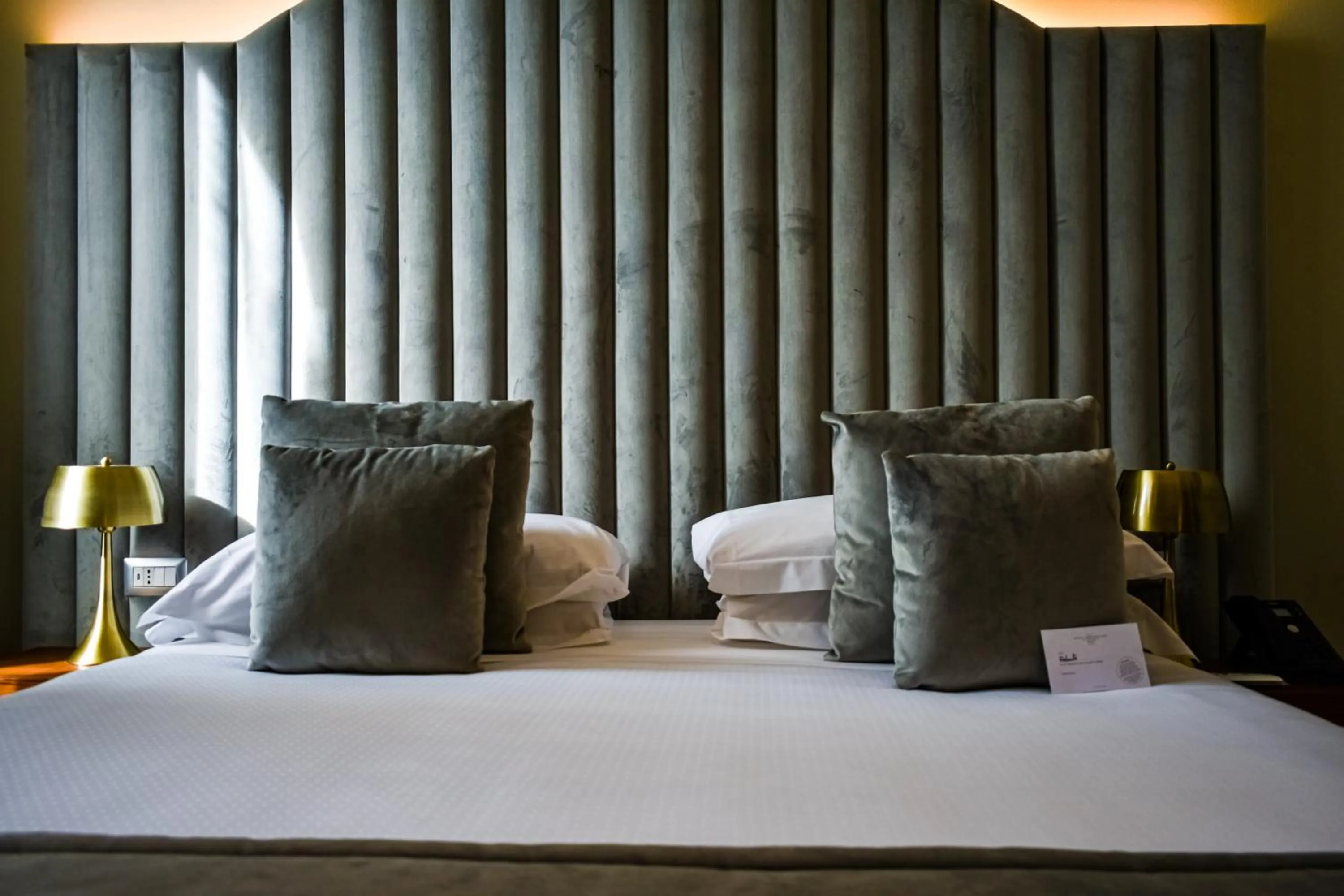 Bed in Antico Albergo del Sole al Pantheon