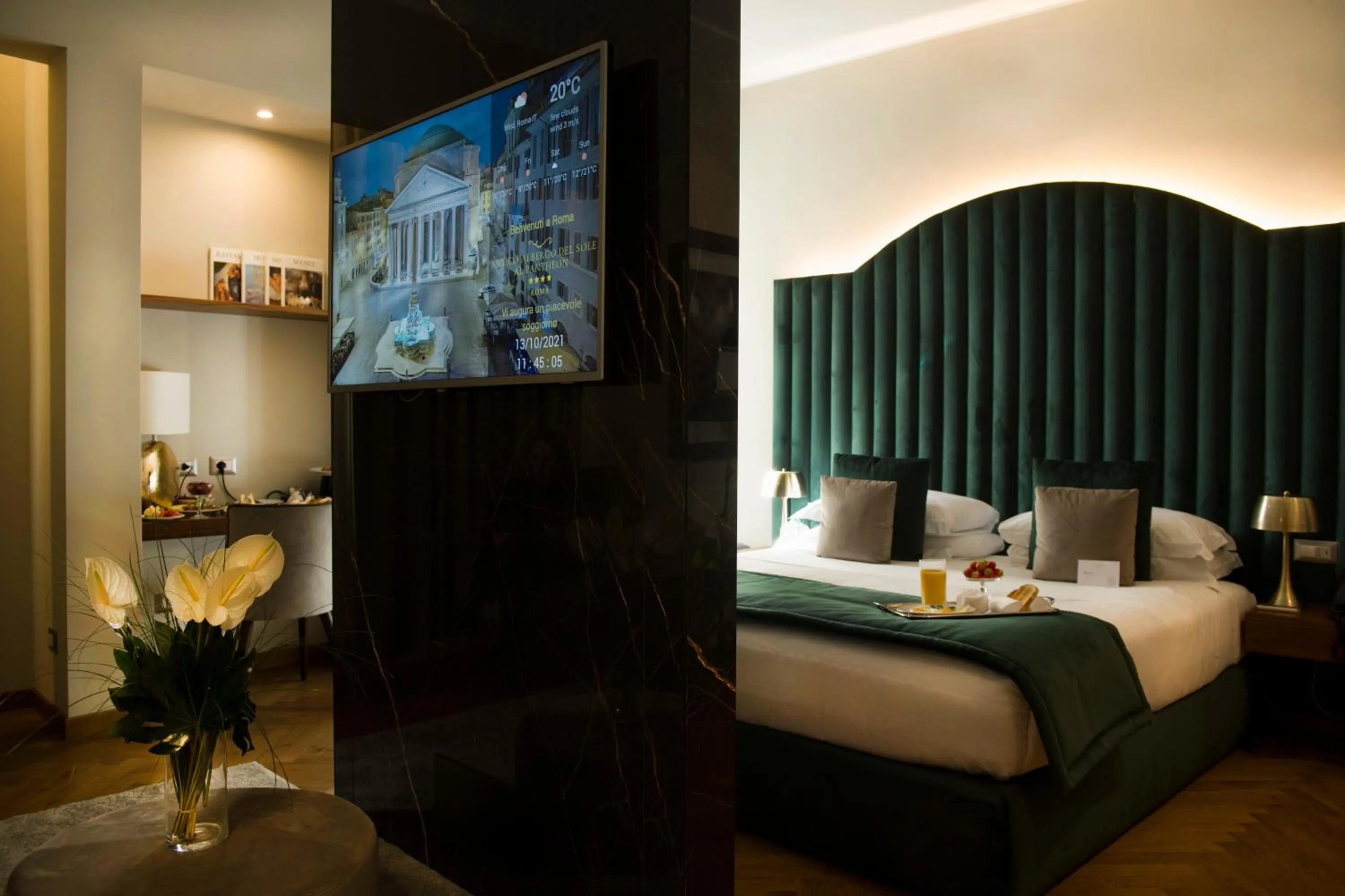 Bedroom, Bed in Antico Albergo del Sole al Pantheon