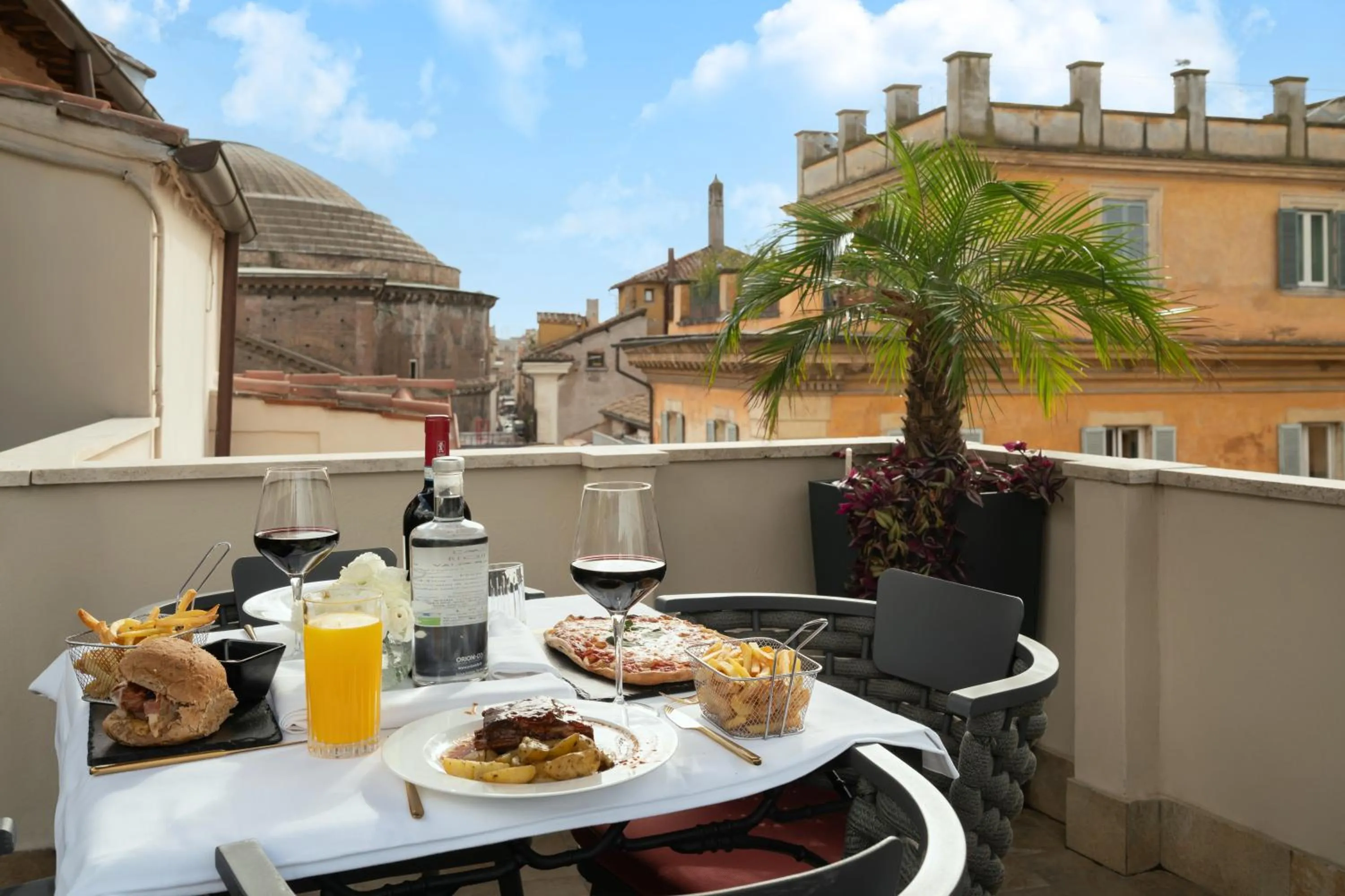 Balcony/Terrace in Antico Albergo del Sole al Pantheon
