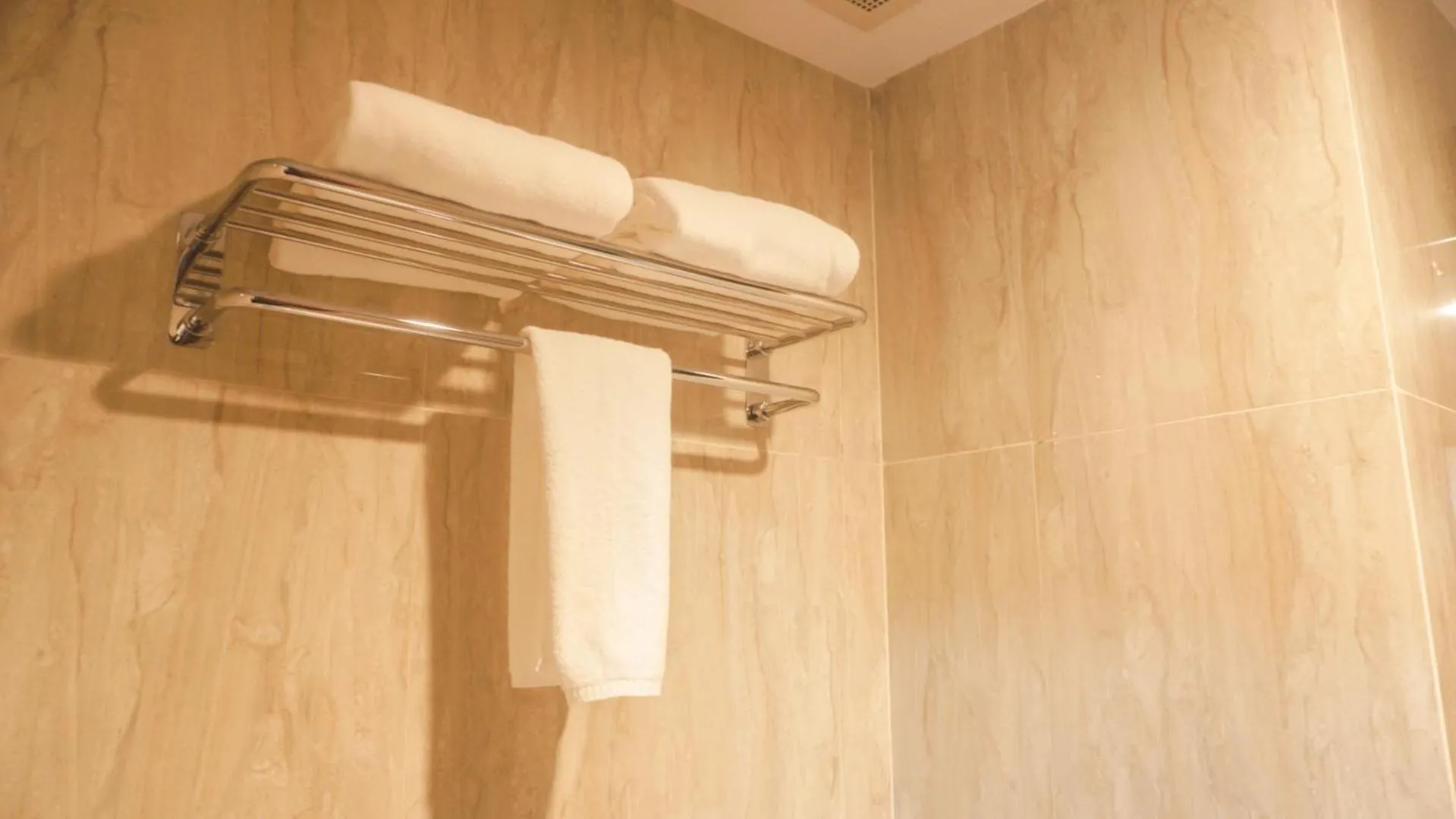 Bathroom in Patra Dumai Hotel