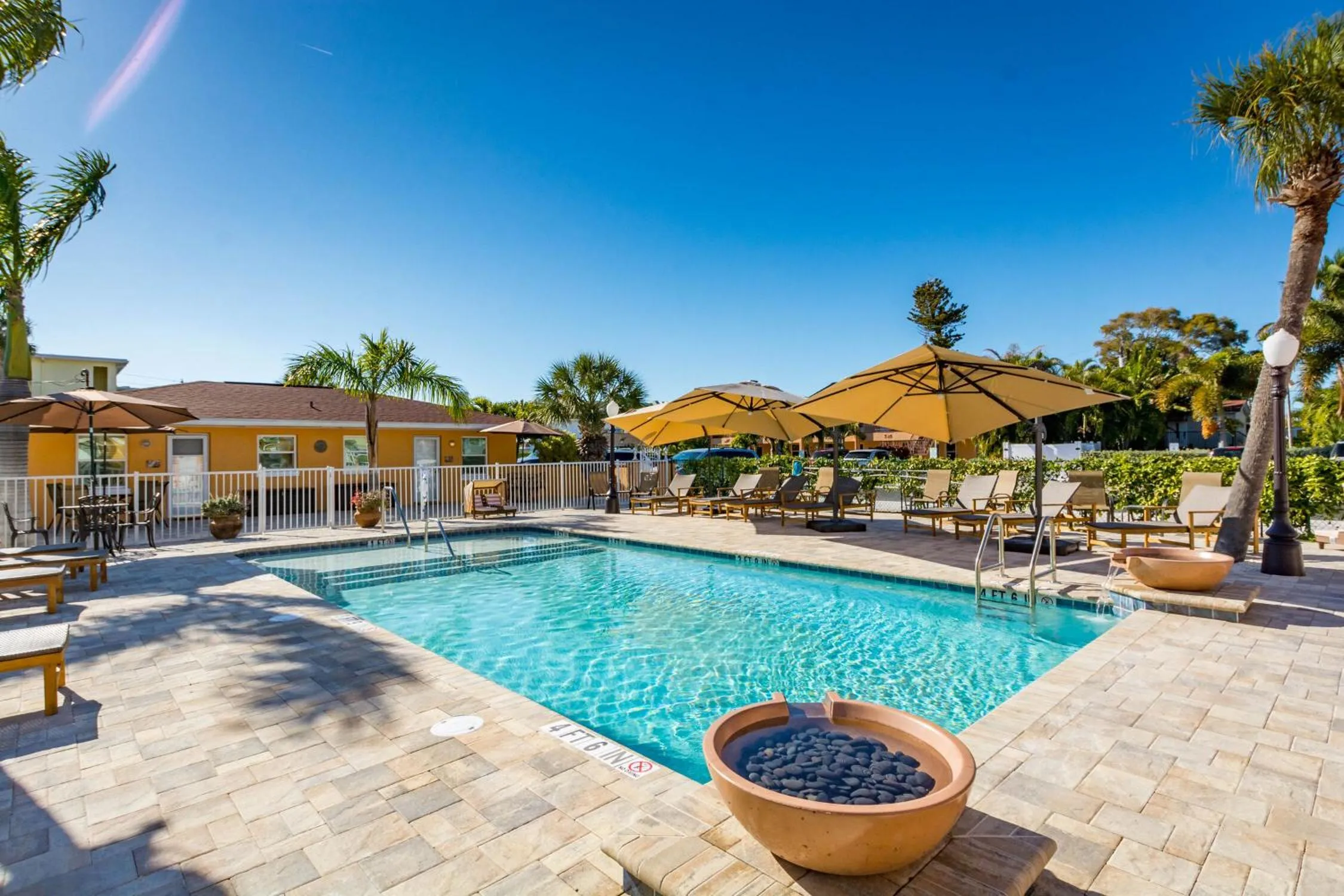 Pool view in Upham Beach Inn