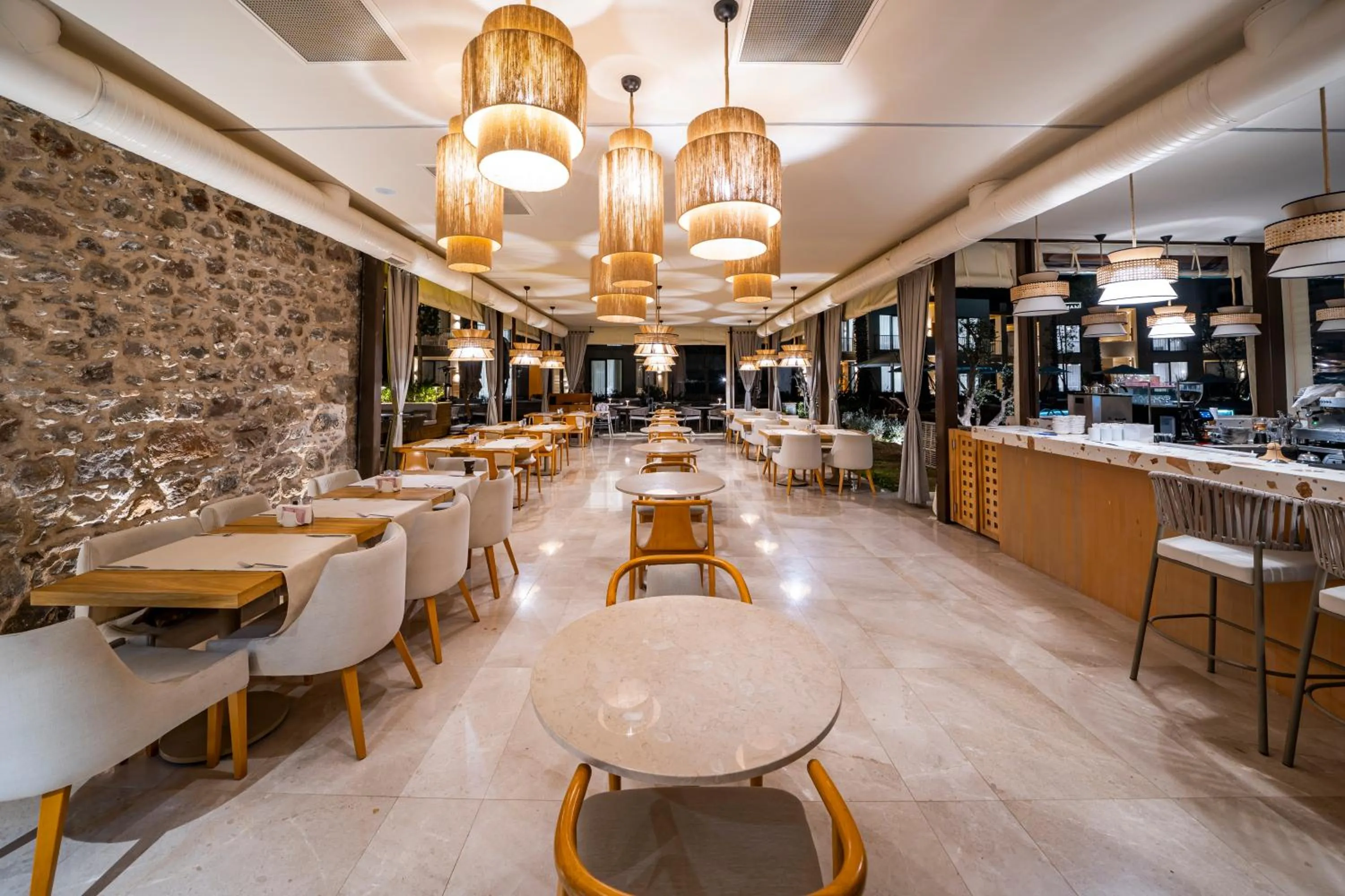 Restaurant/places to eat in Helis Premium Suites Bodrum