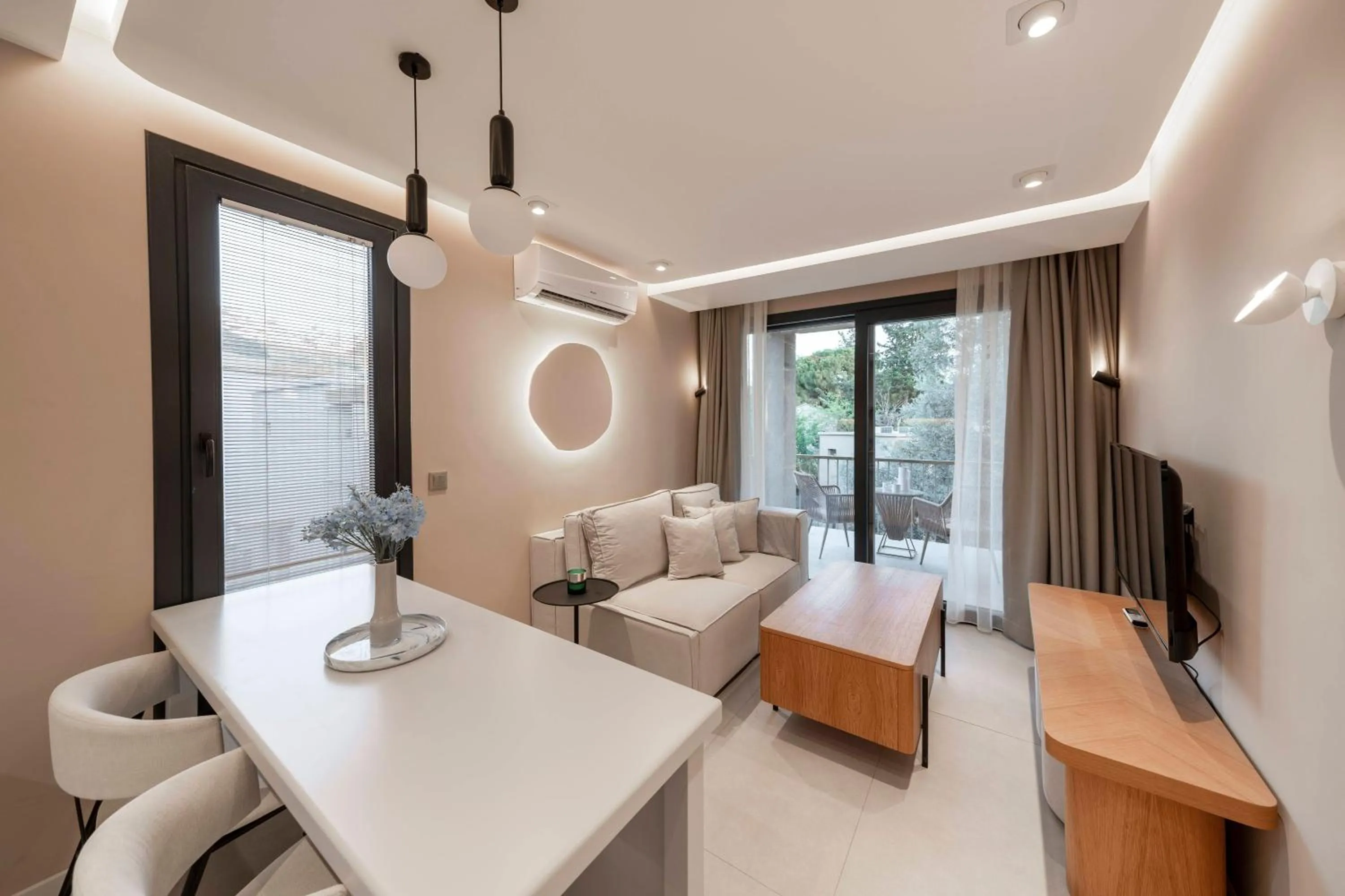 Living room, Bed in Helis Premium Suites Bodrum