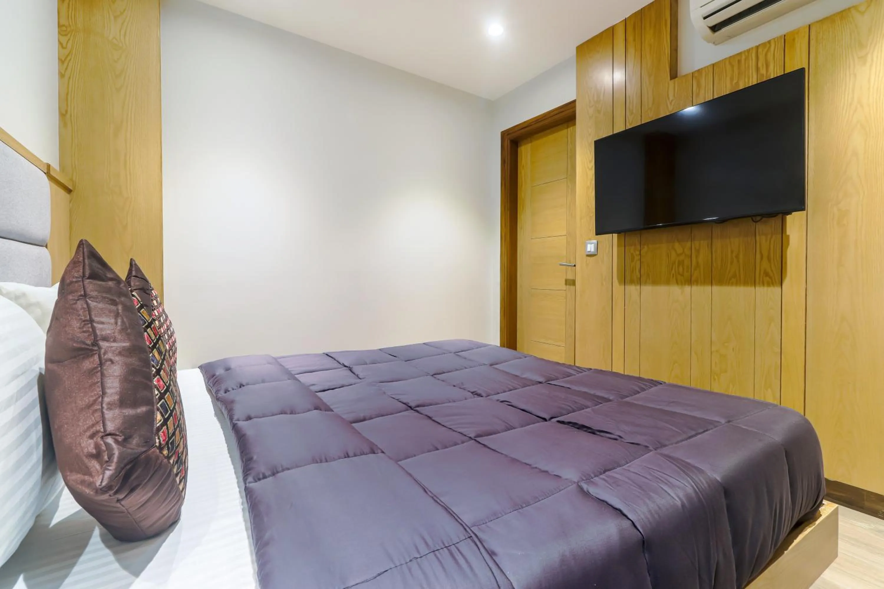 Bed in Hotel Bricks, Karol Bagh, New Delhi