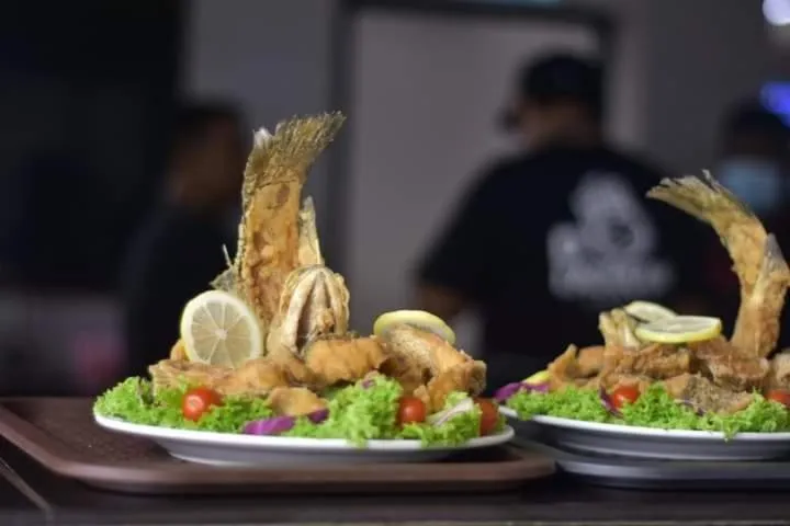 Food and drinks in DLAYARAN HOTEL & CAFE