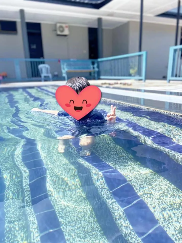 Swimming pool in DLAYARAN HOTEL & CAFE