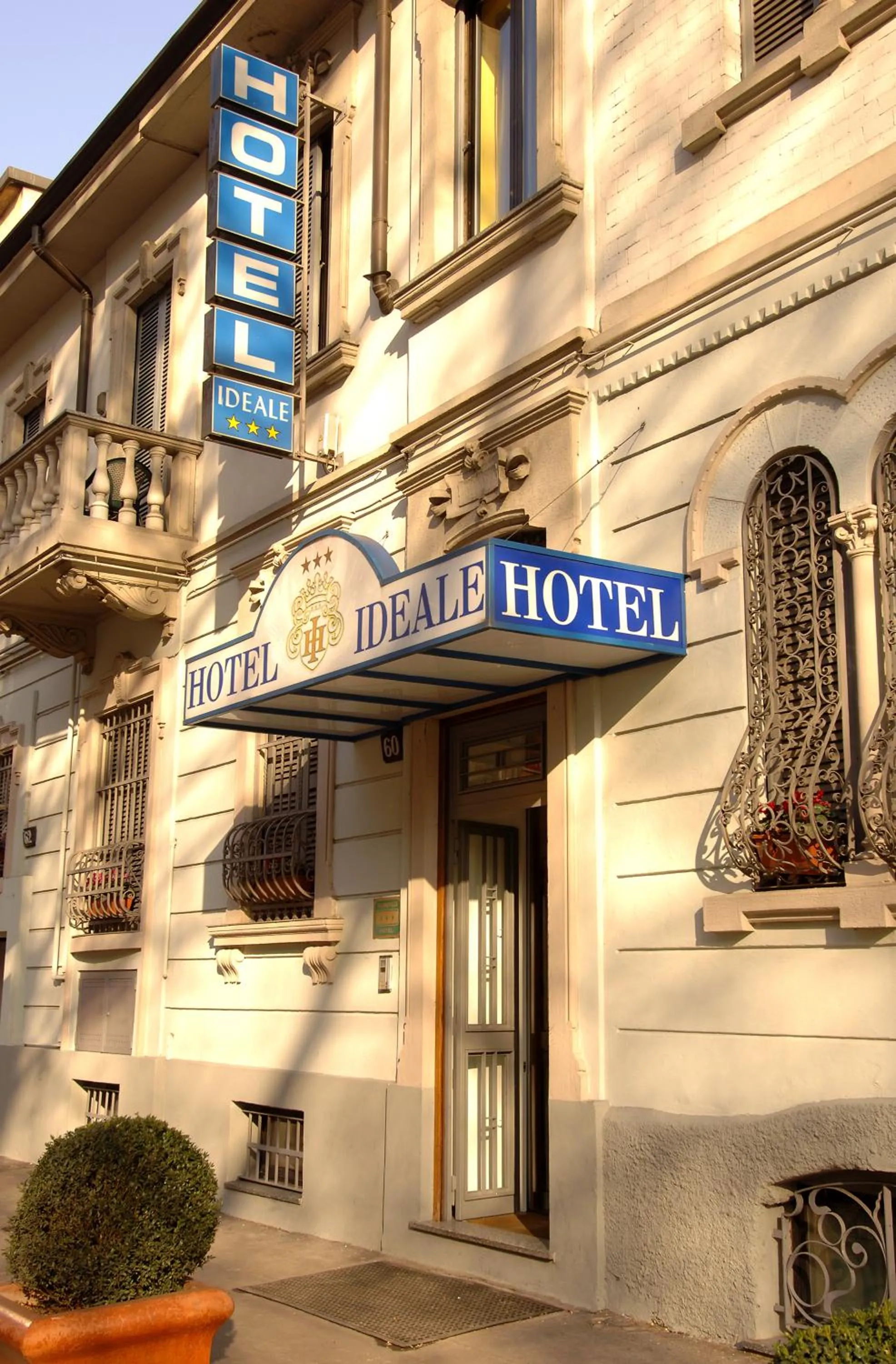 Facade/entrance in Hotel Ideale