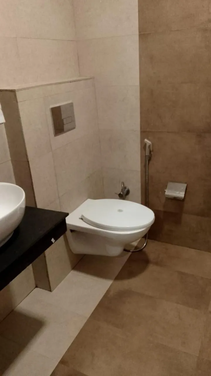 Bathroom in Hotel Aroma Nainital In house parking