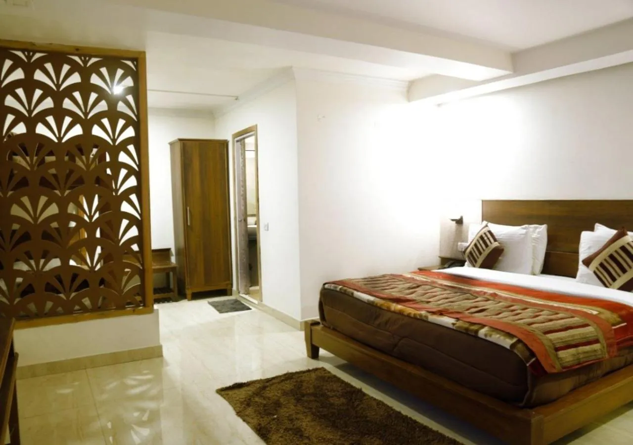 Bed in Hotel Aroma Nainital In house parking