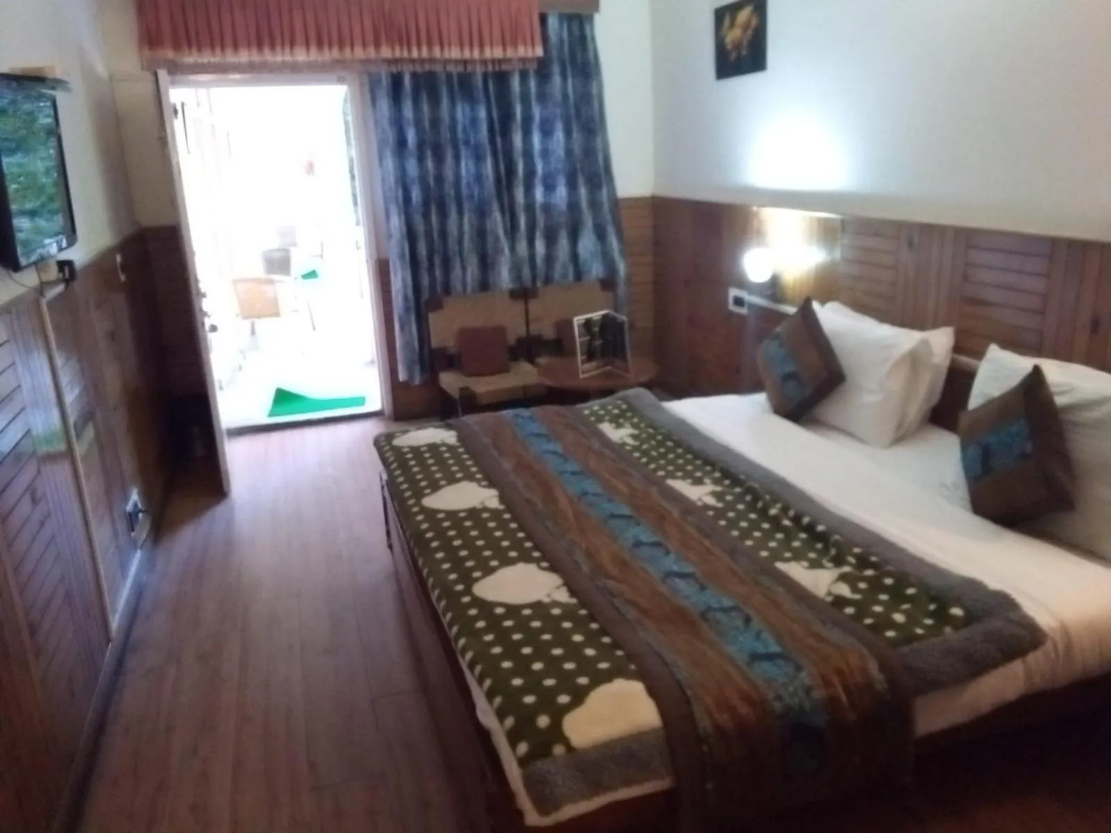 Bathroom, Bed in Hotel Aroma Nainital In house parking