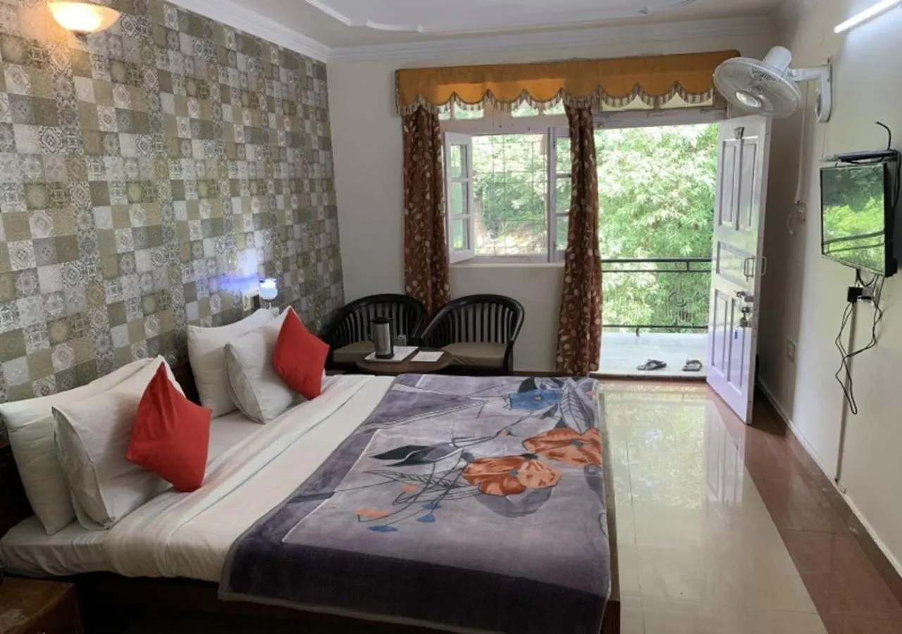 Bed in Hotel Aroma Nainital In house parking