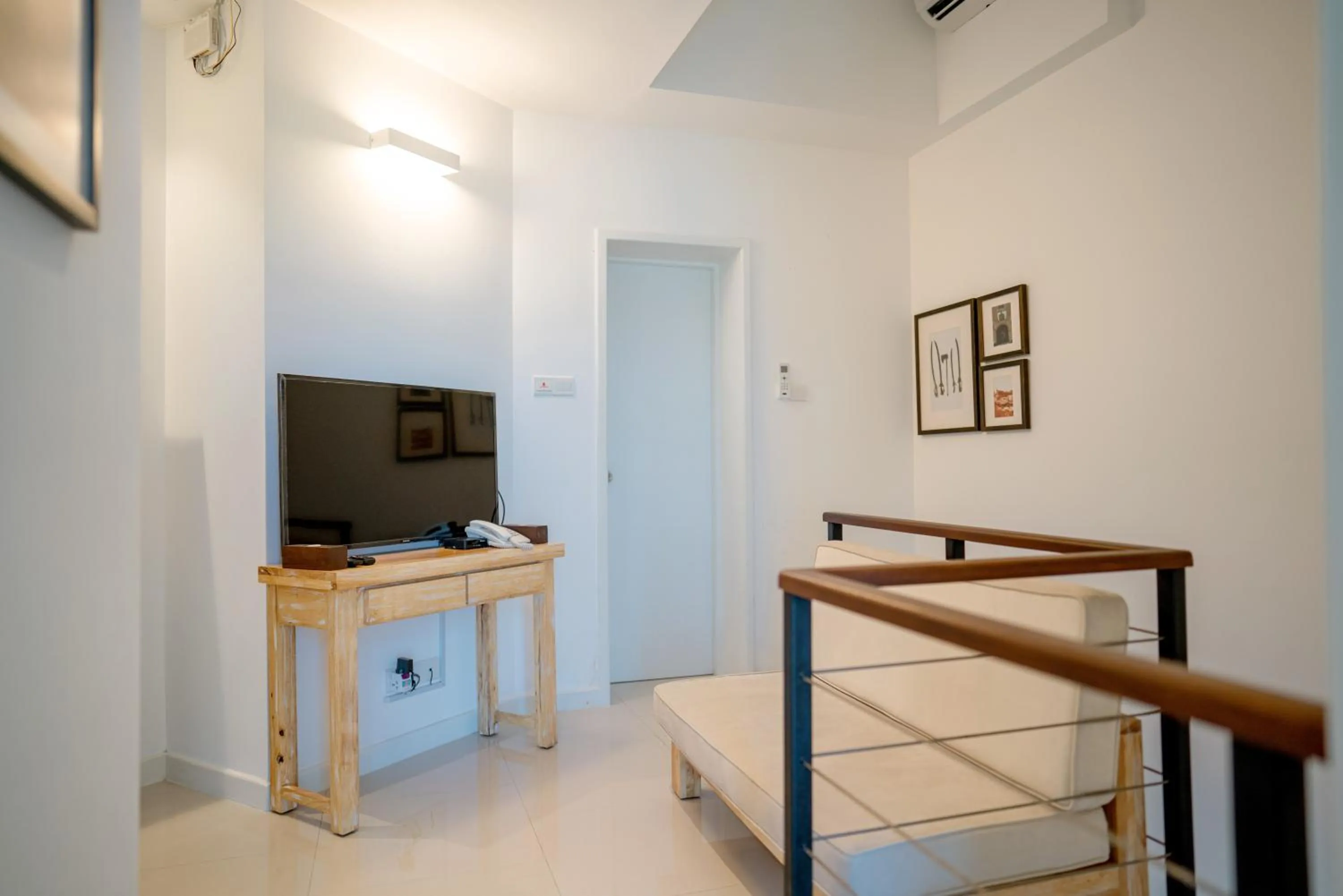 TV and multimedia in Oceanfront Galle by ICC