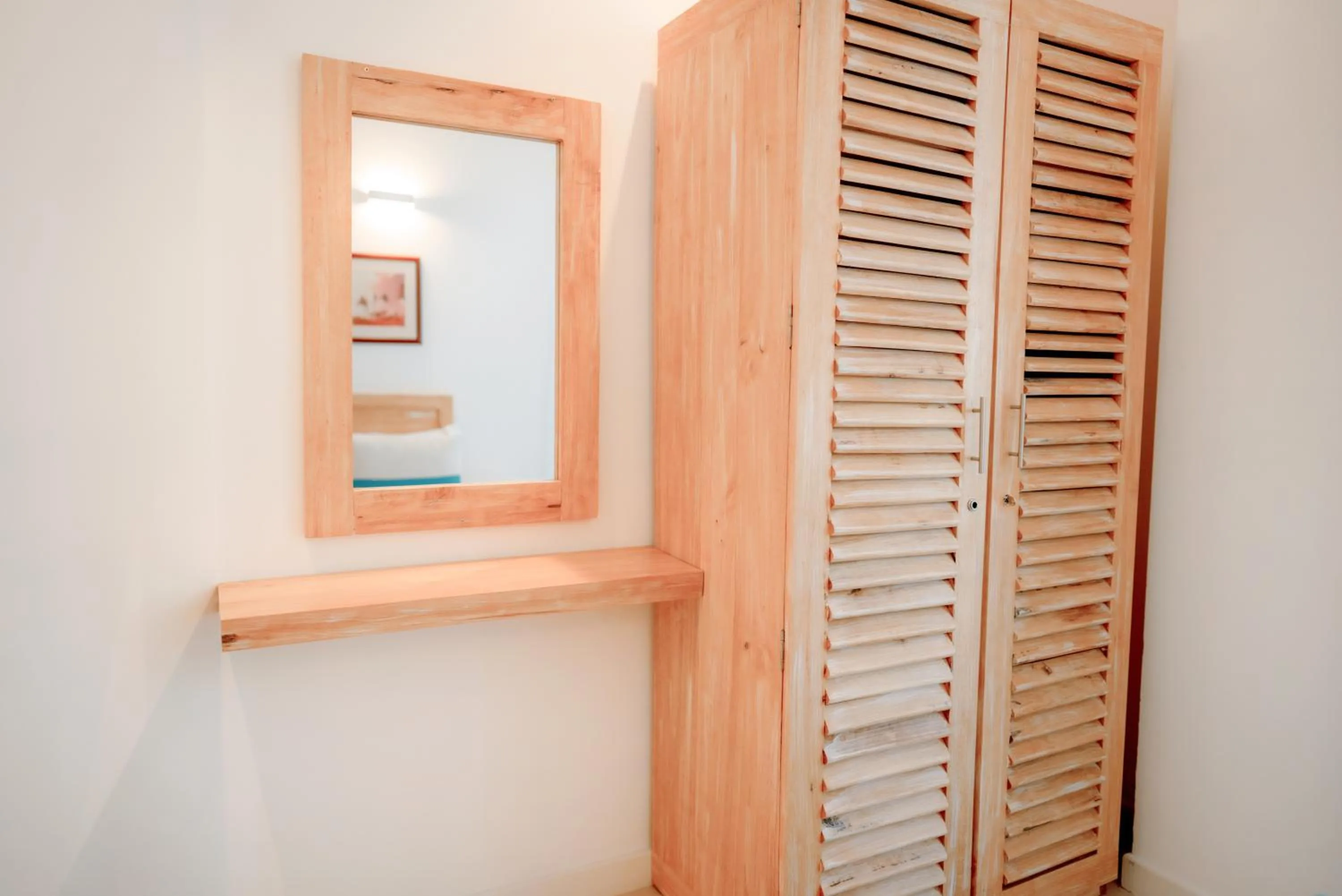 wardrobe in Oceanfront Galle by ICC