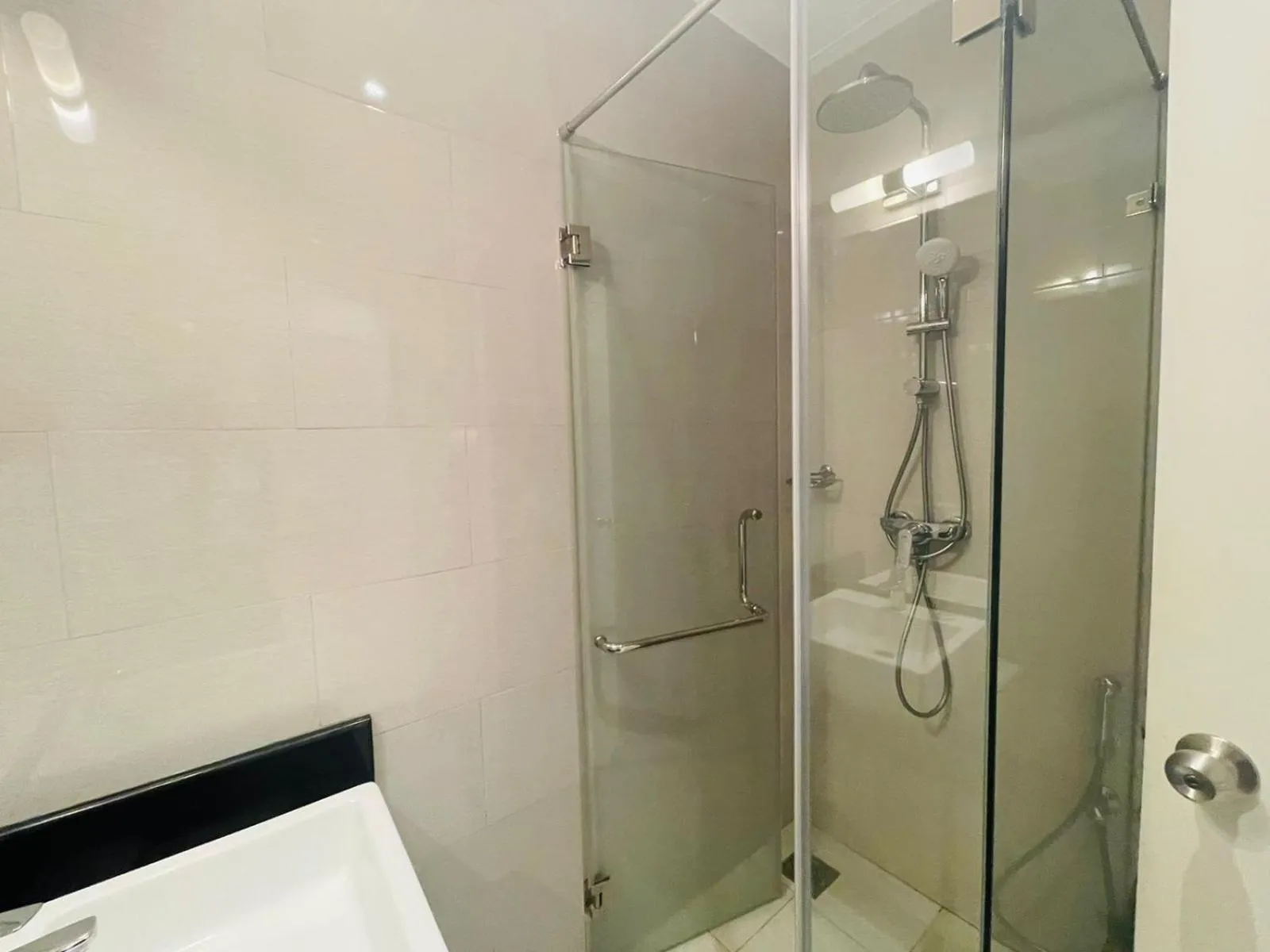Bathroom in Oceanfront Galle by ICC