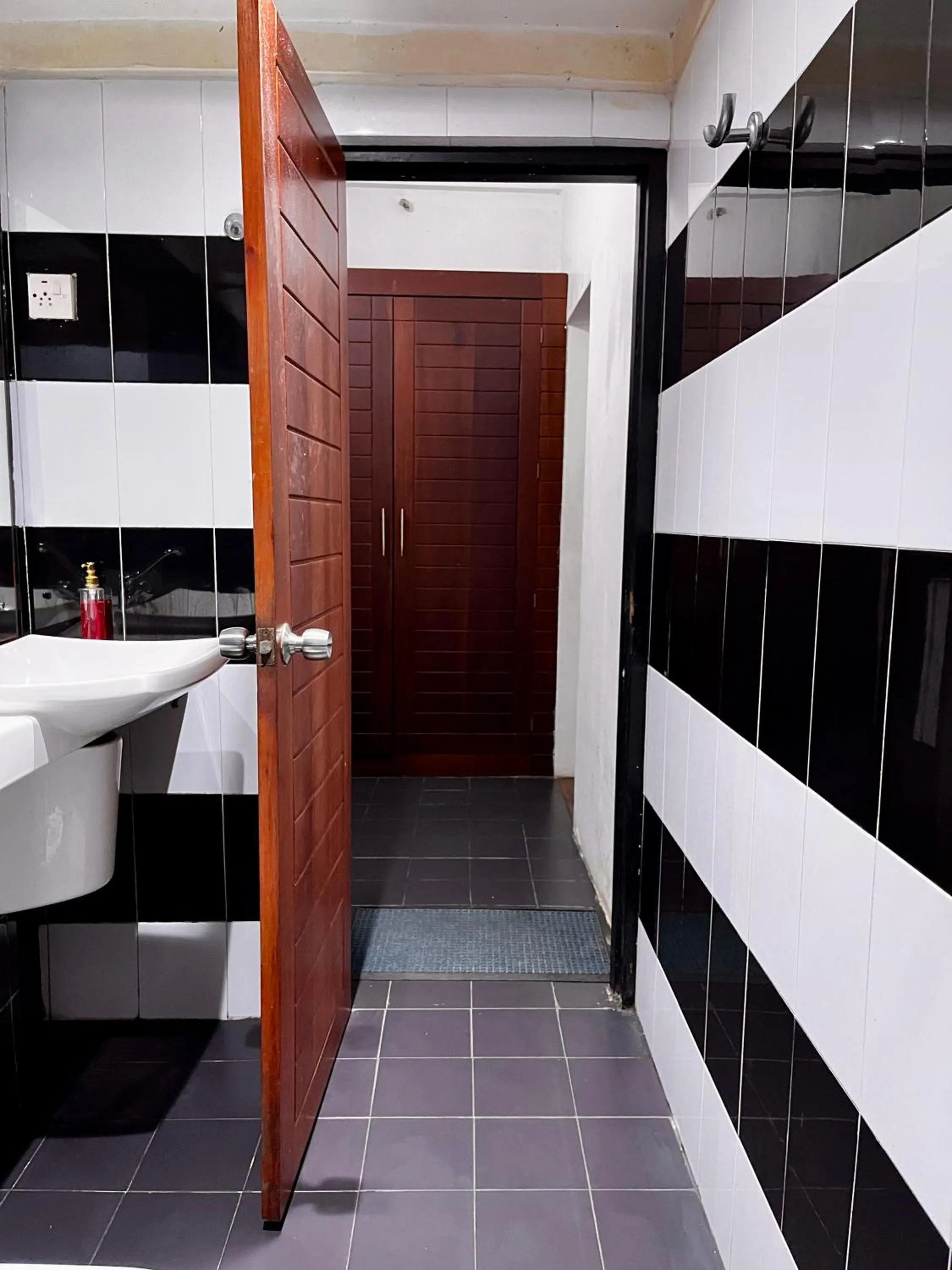 Bathroom in Subhas Tourist Hotel
