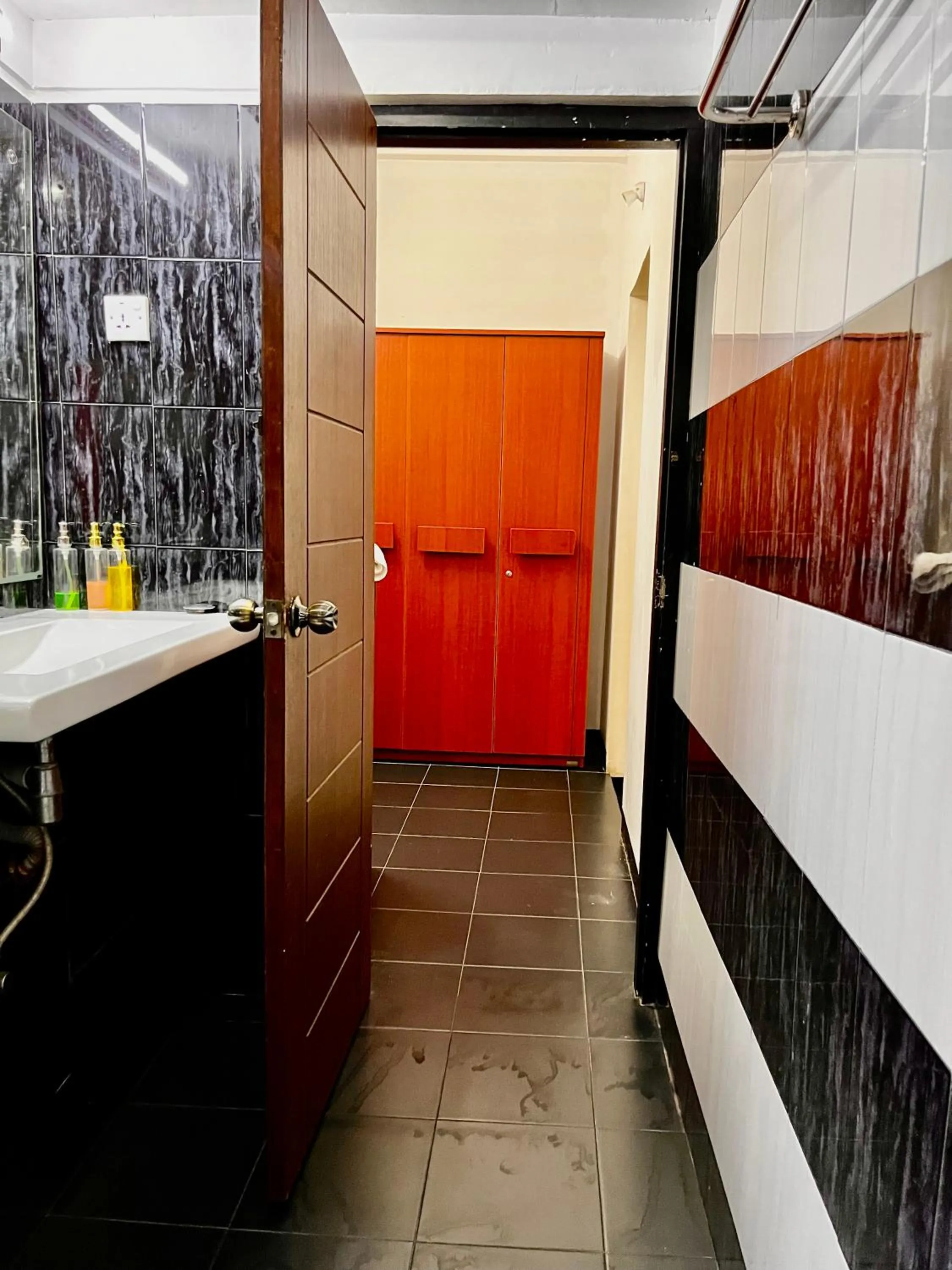 Bathroom in Subhas Tourist Hotel