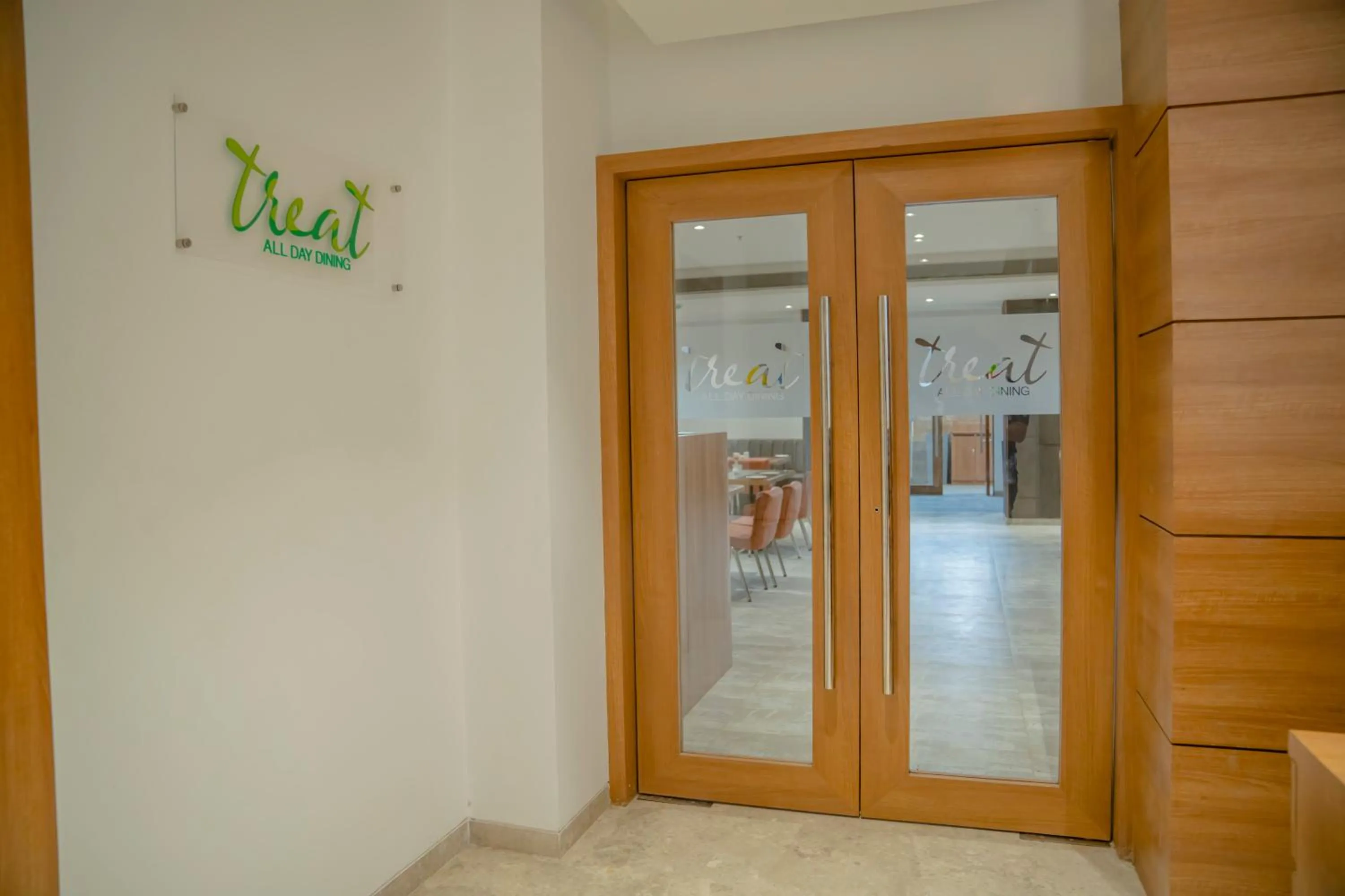 Restaurant/places to eat in Zip By Spree Hotels Chakan, Pune