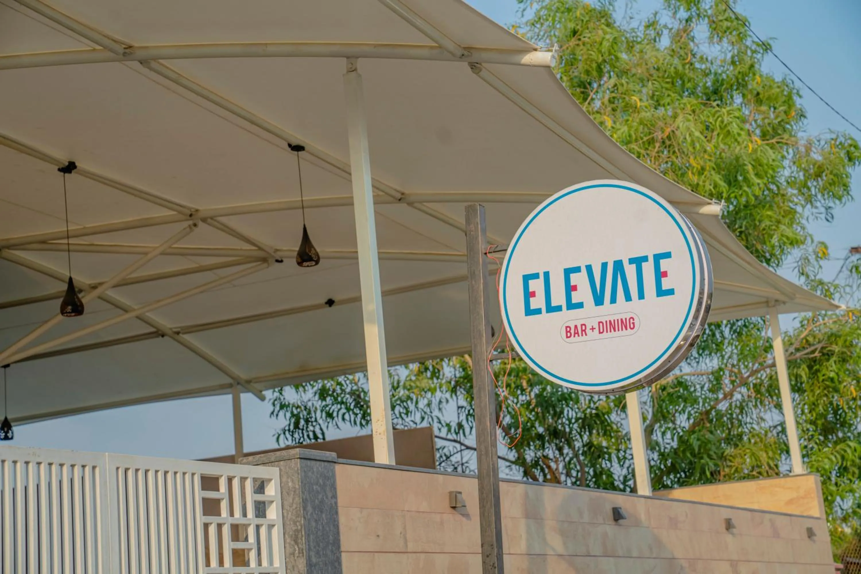 Lounge or bar in Zip By Spree Hotels Chakan, Pune