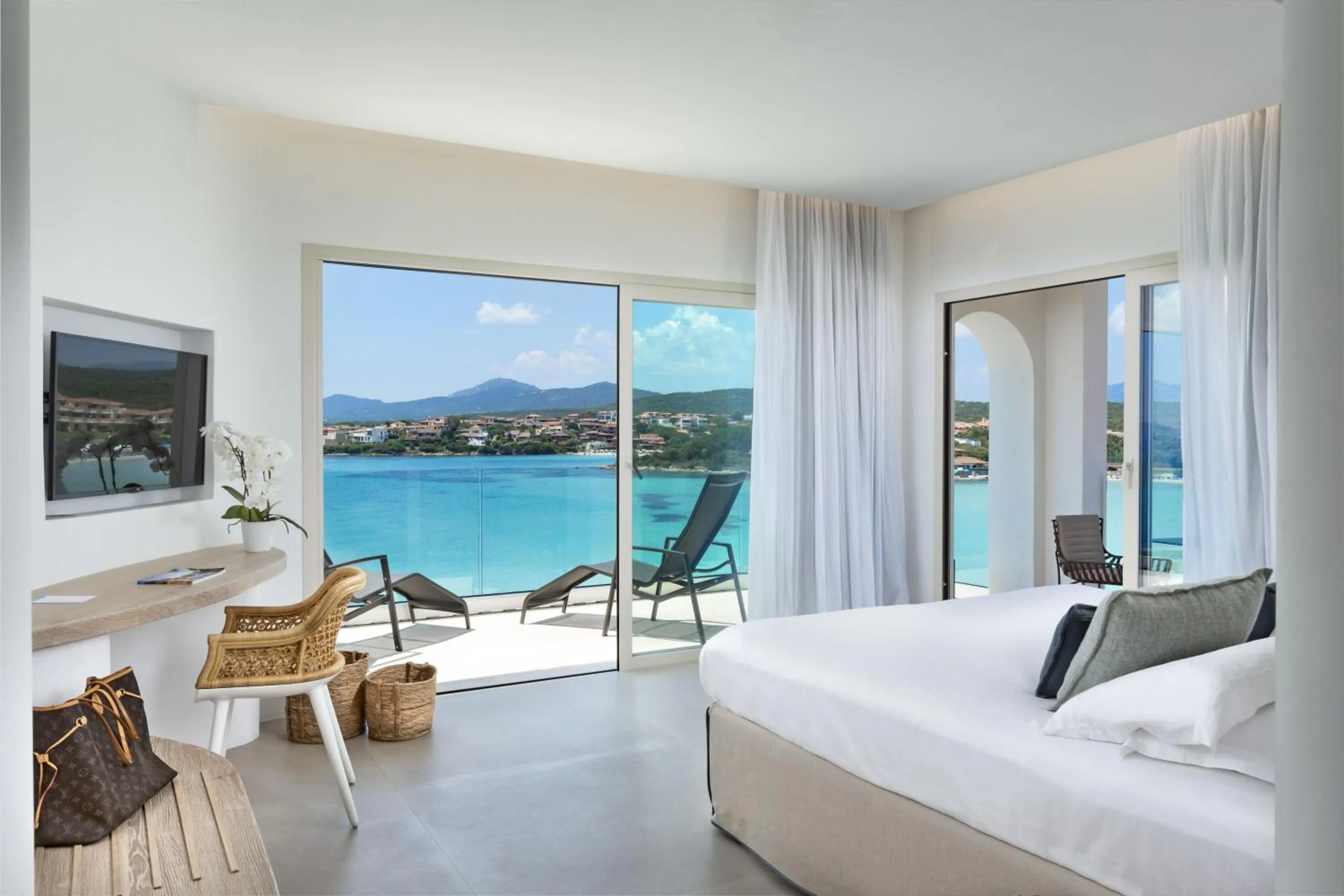 Bed in Gabbiano Azzurro Hotel & Suites