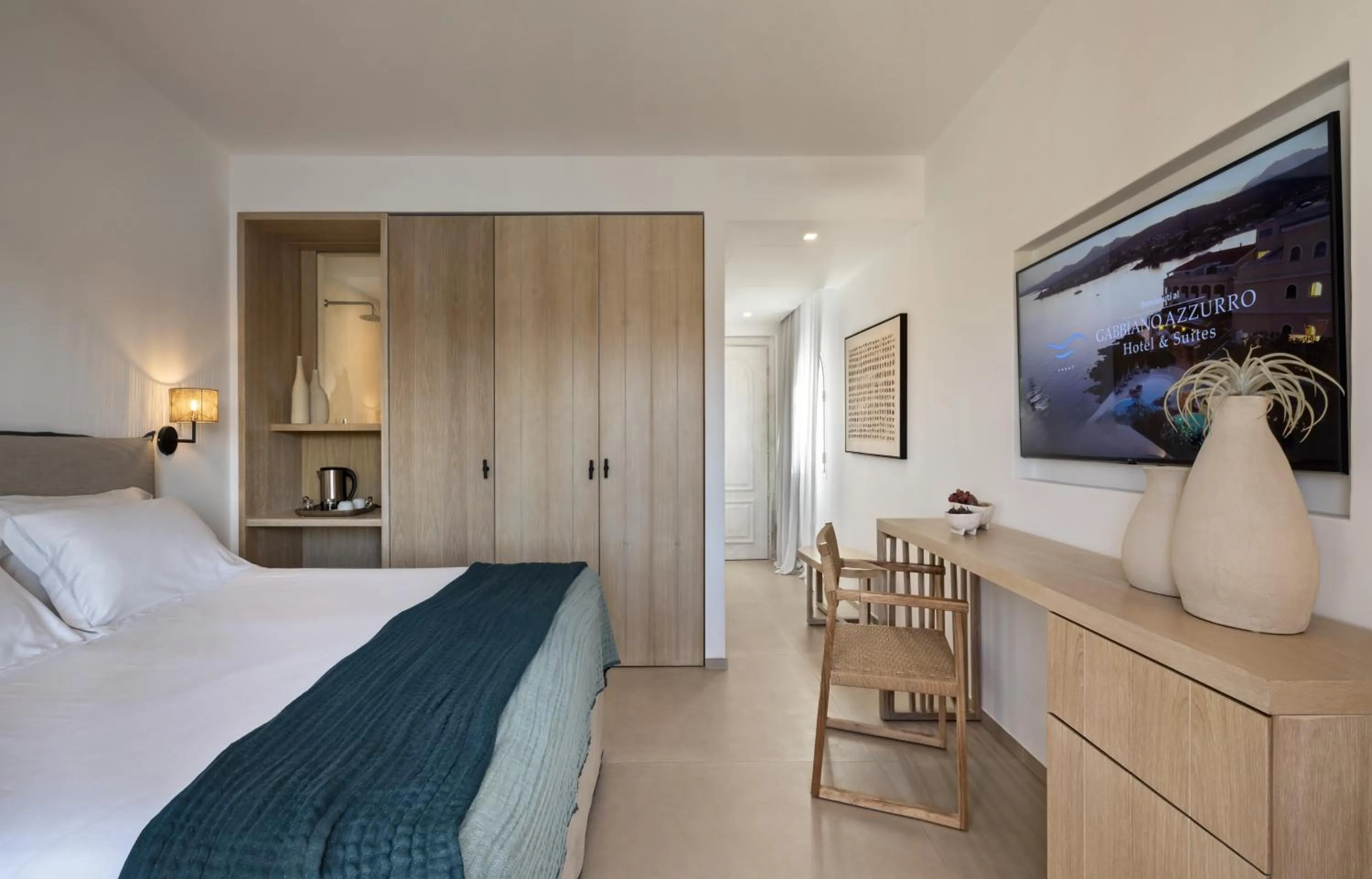 Bed in Gabbiano Azzurro Hotel & Suites