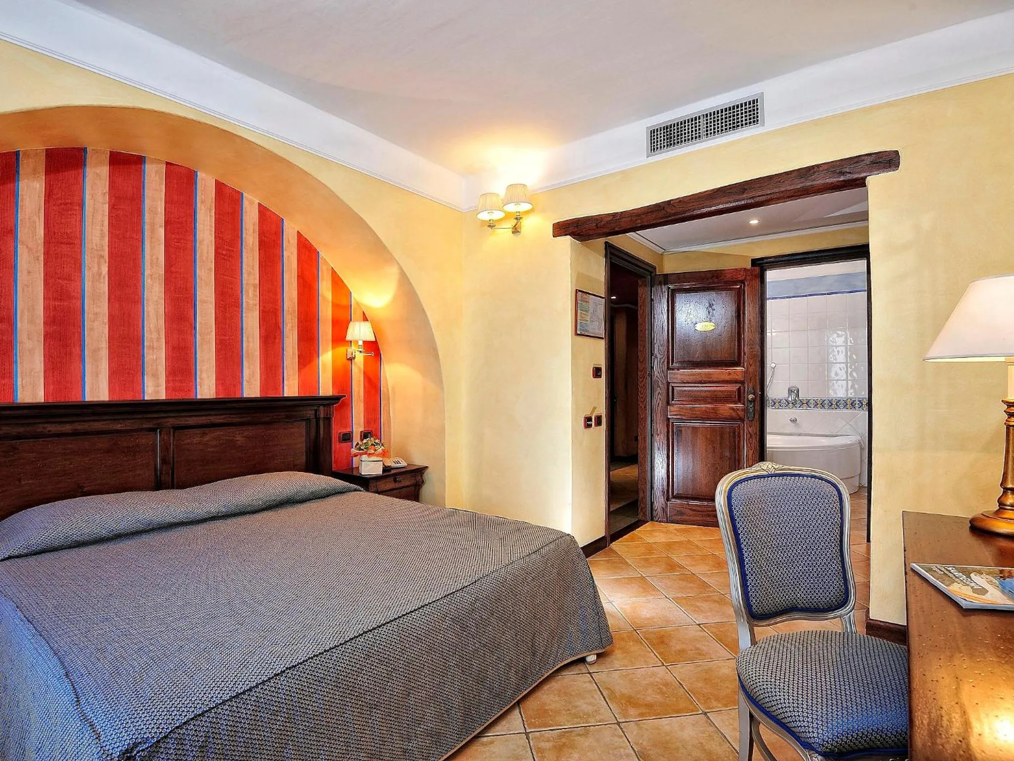 Photo of the whole room, Bed in Hotel Arbatasar