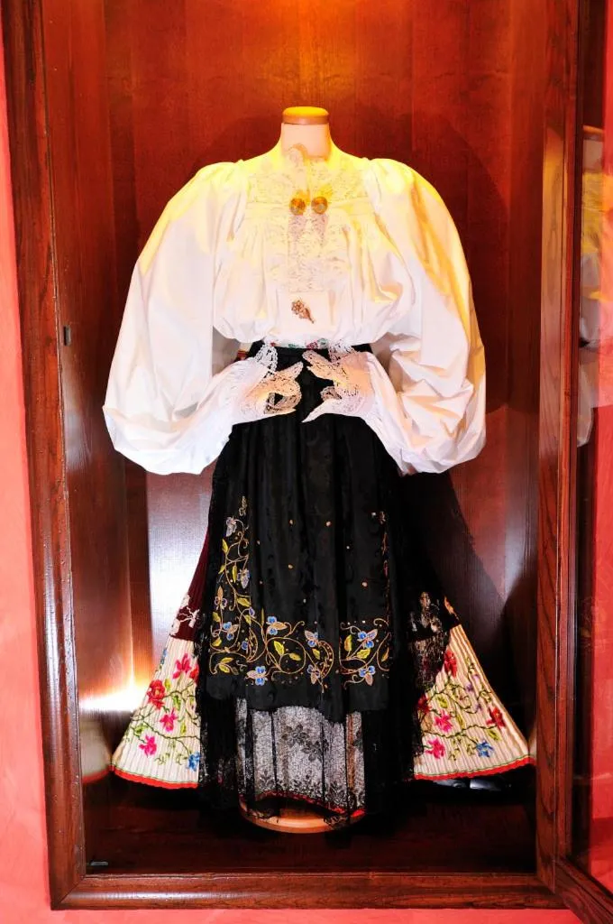 Decorative detail in Hotel Arbatasar