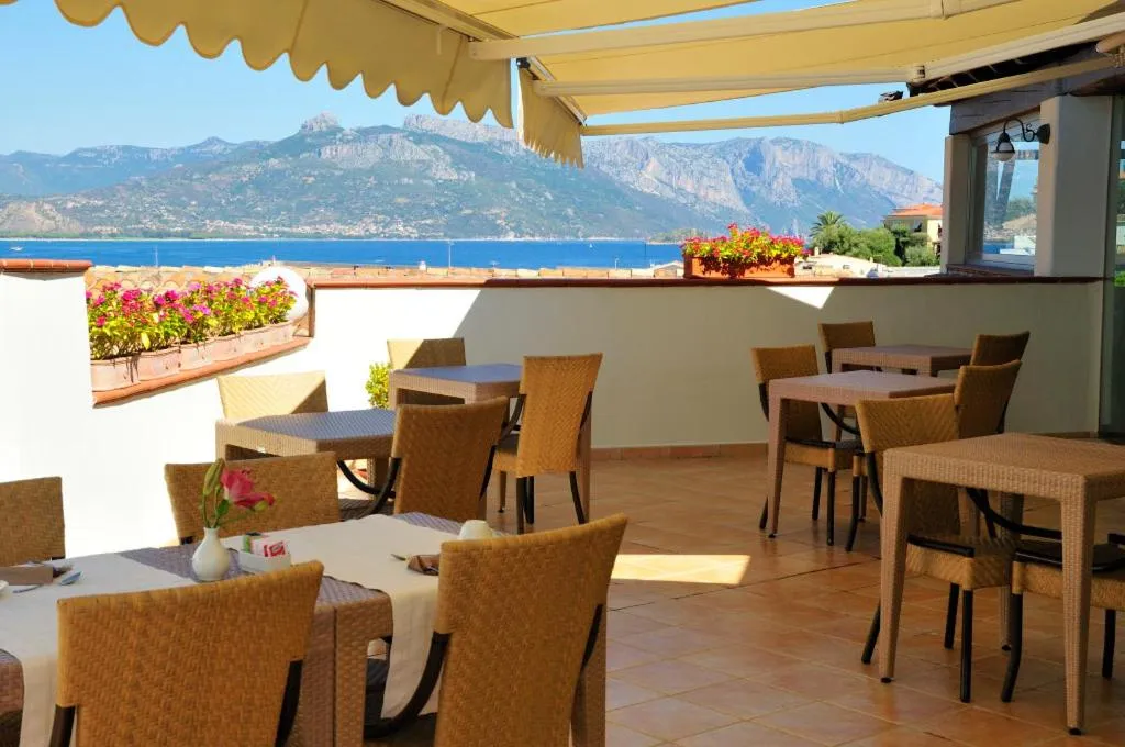 Lounge or bar in Hotel Arbatasar