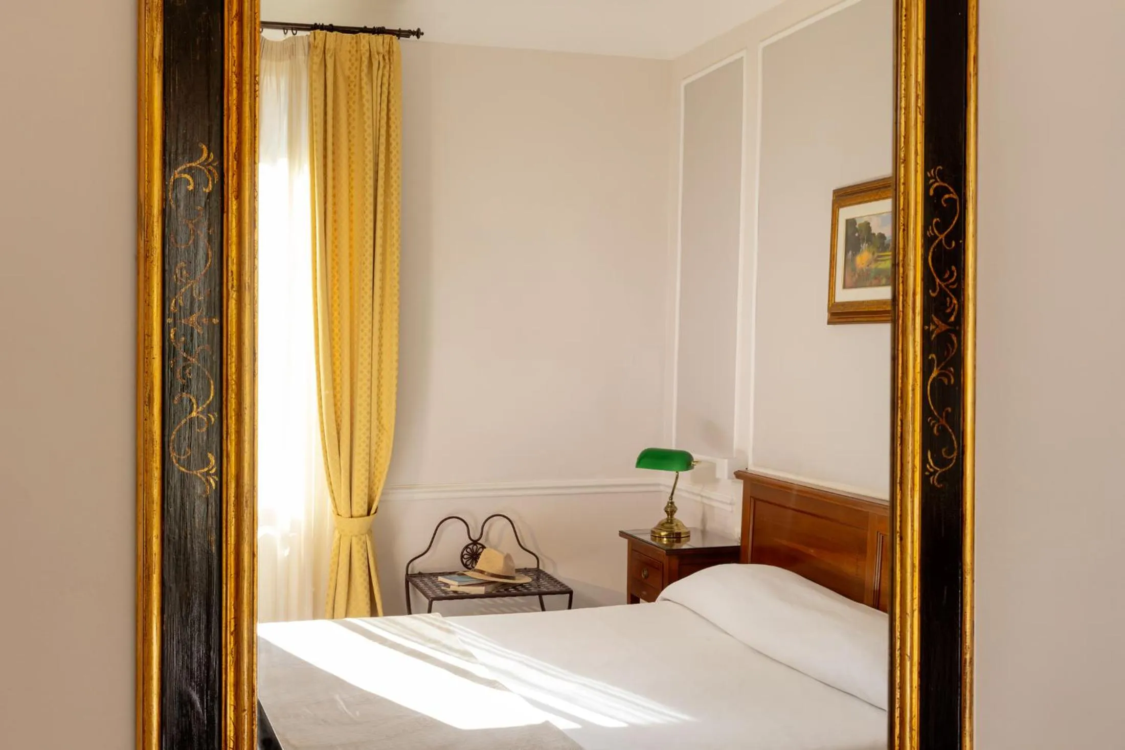 Photo of the whole room, Bed in Albergo Chiusarelli