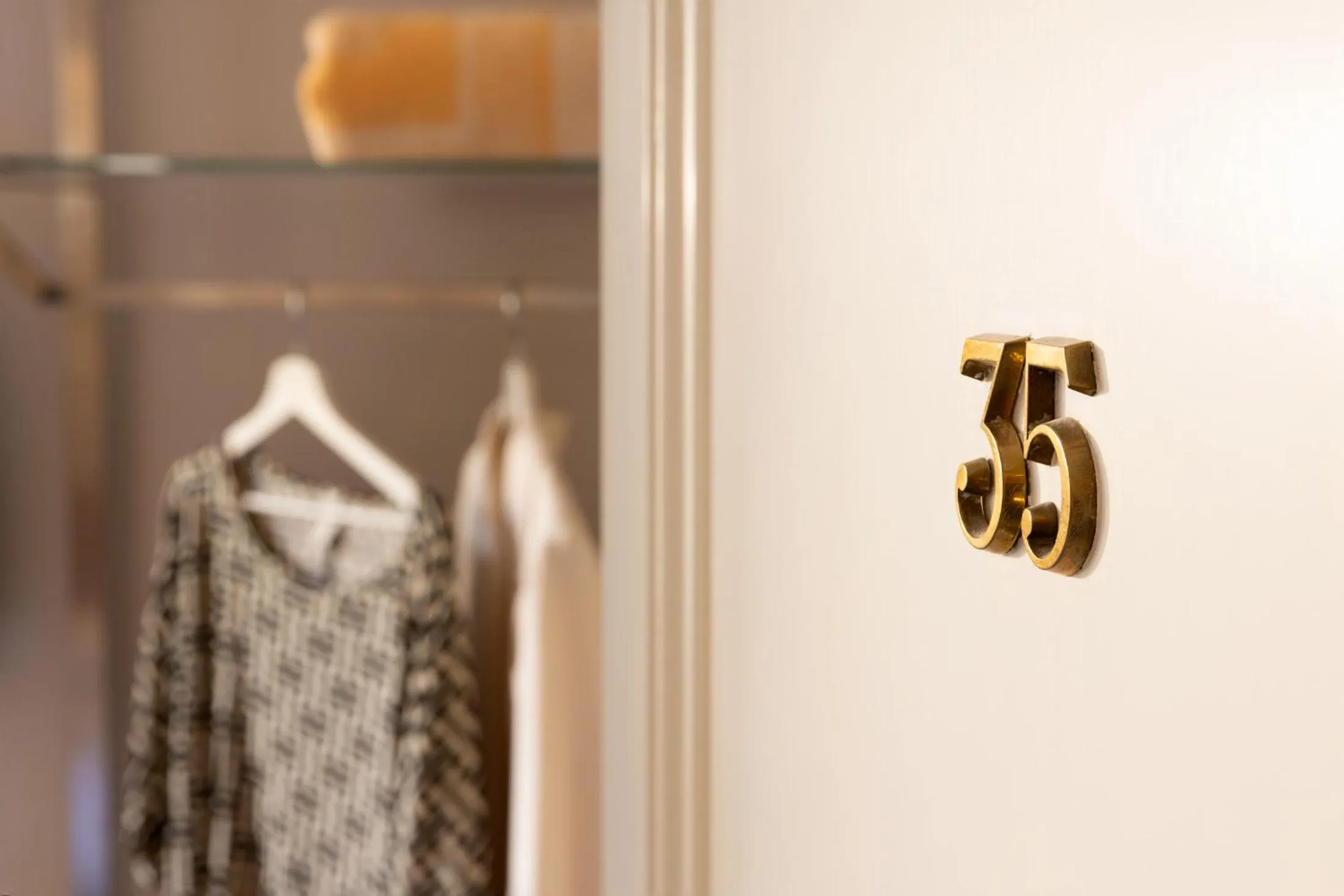 Decorative detail in Albergo Chiusarelli