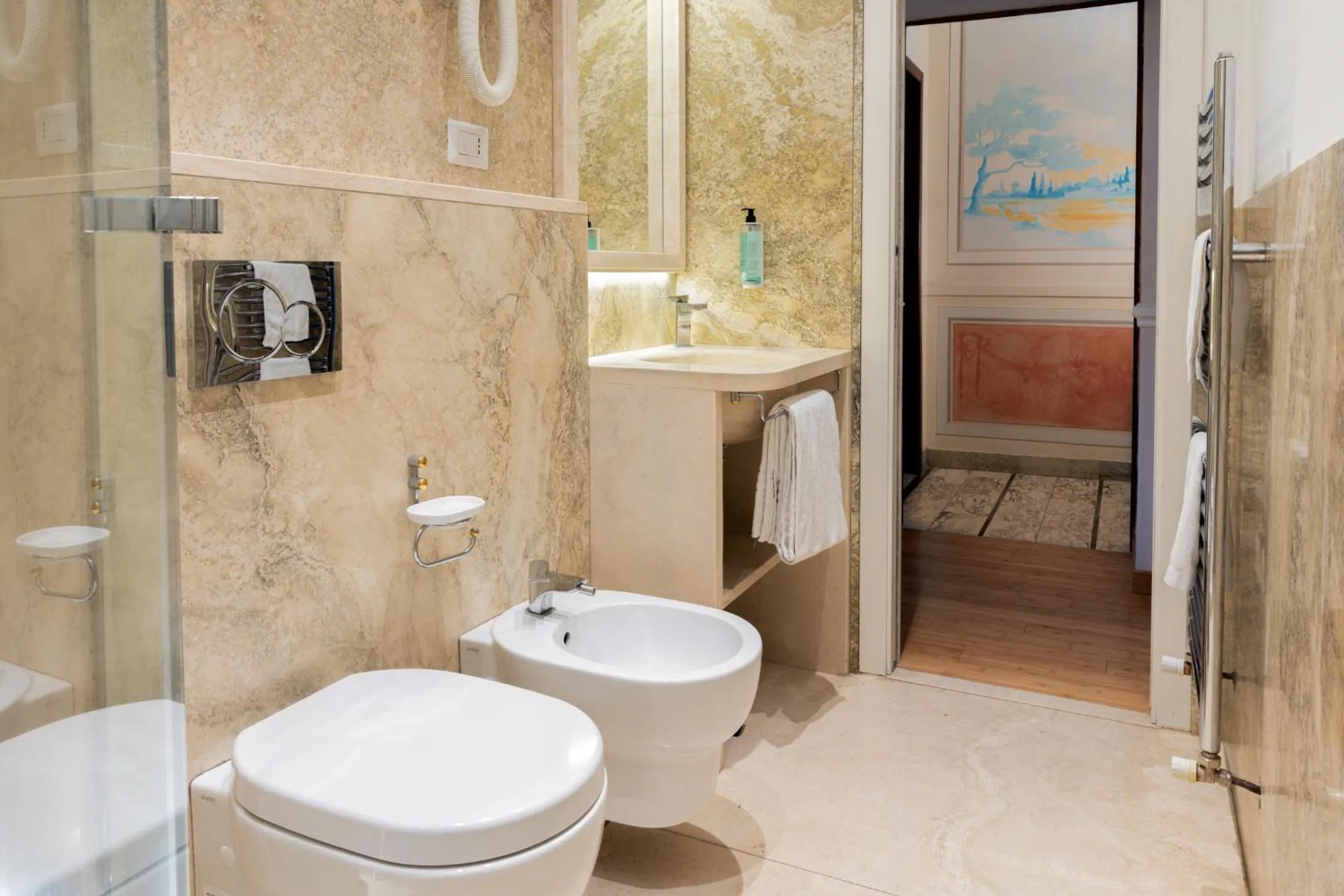 Bathroom in Albergo Chiusarelli