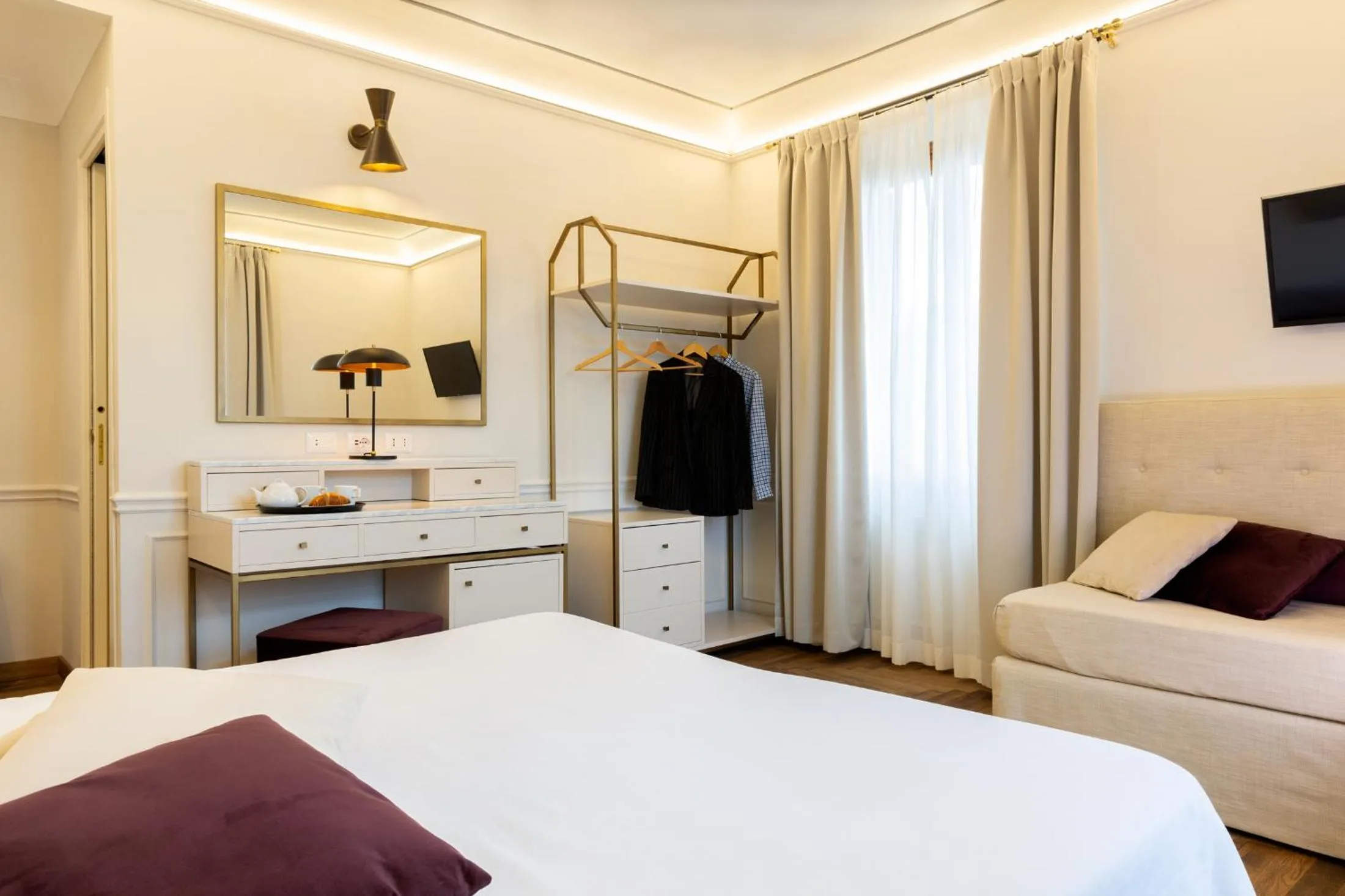 Photo of the whole room, Bed in Albergo Chiusarelli